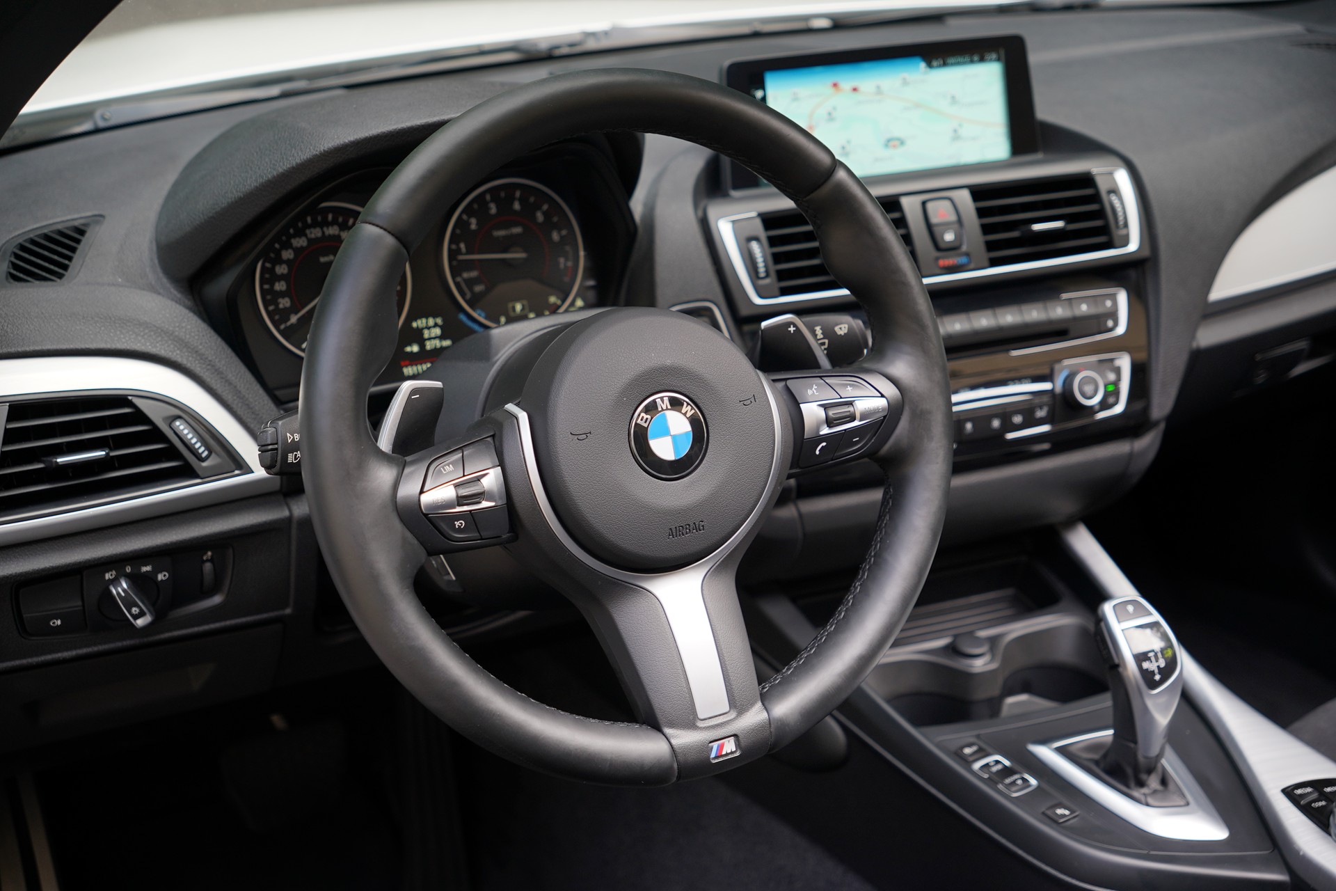 BMW M240i xDrive Steptronic-image-23