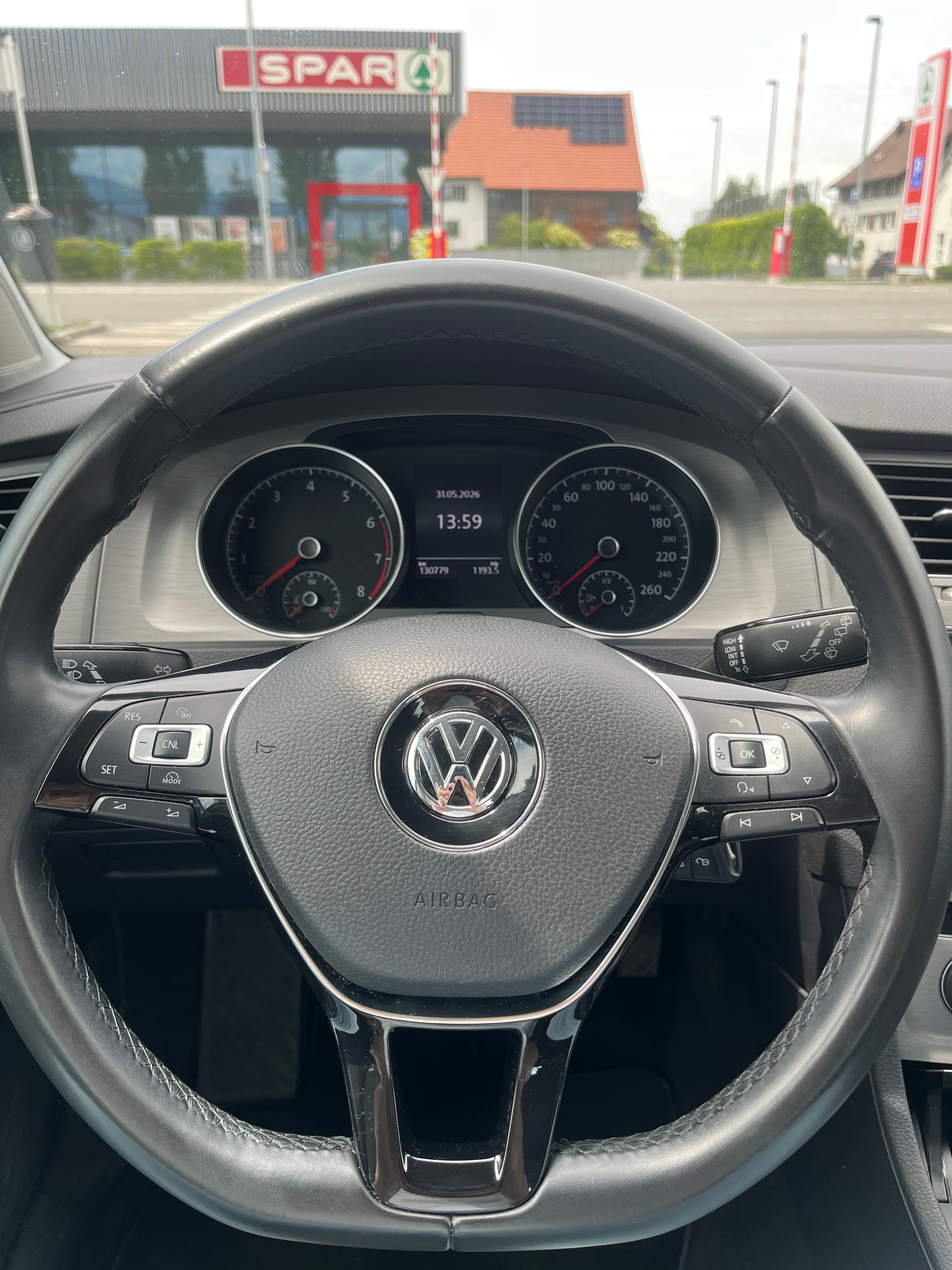 VW 1.2 TSI 105 Trendline-image-2