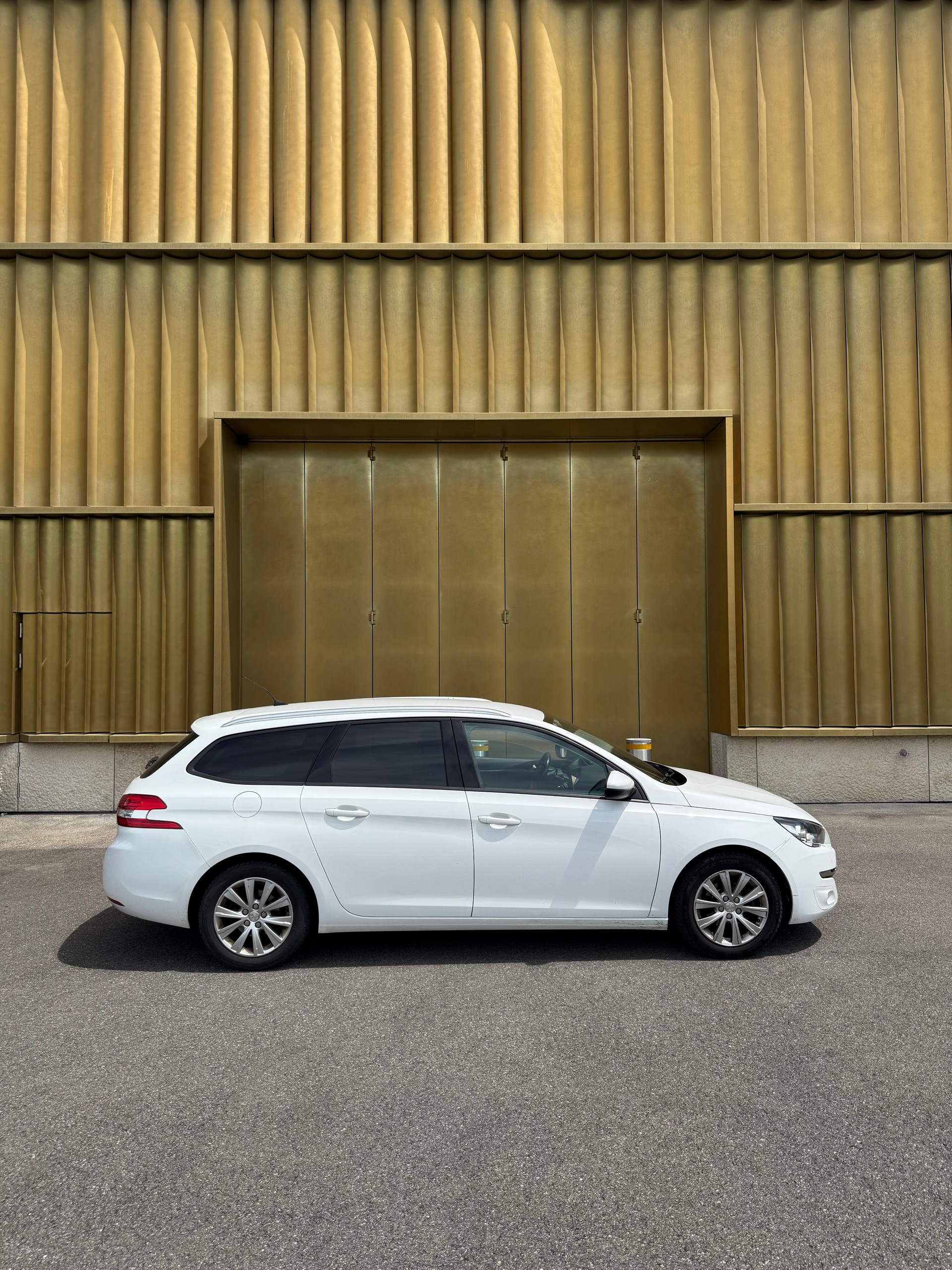 PEUGEOT 308 SW 1.6 BlueHDI Allure Automatic-image-1