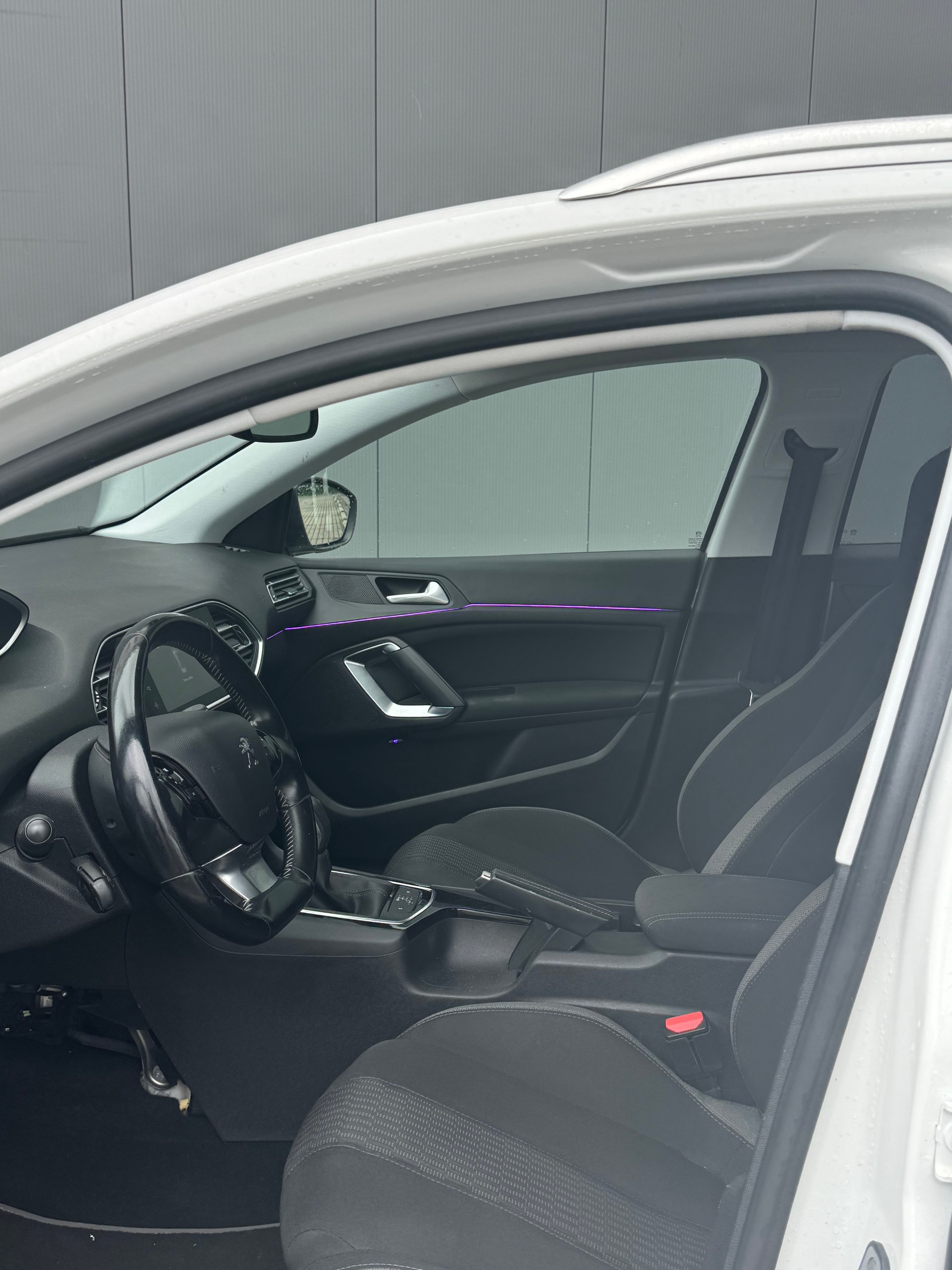 PEUGEOT 308 SW 1.6 BlueHDI Allure Automatic-image-7