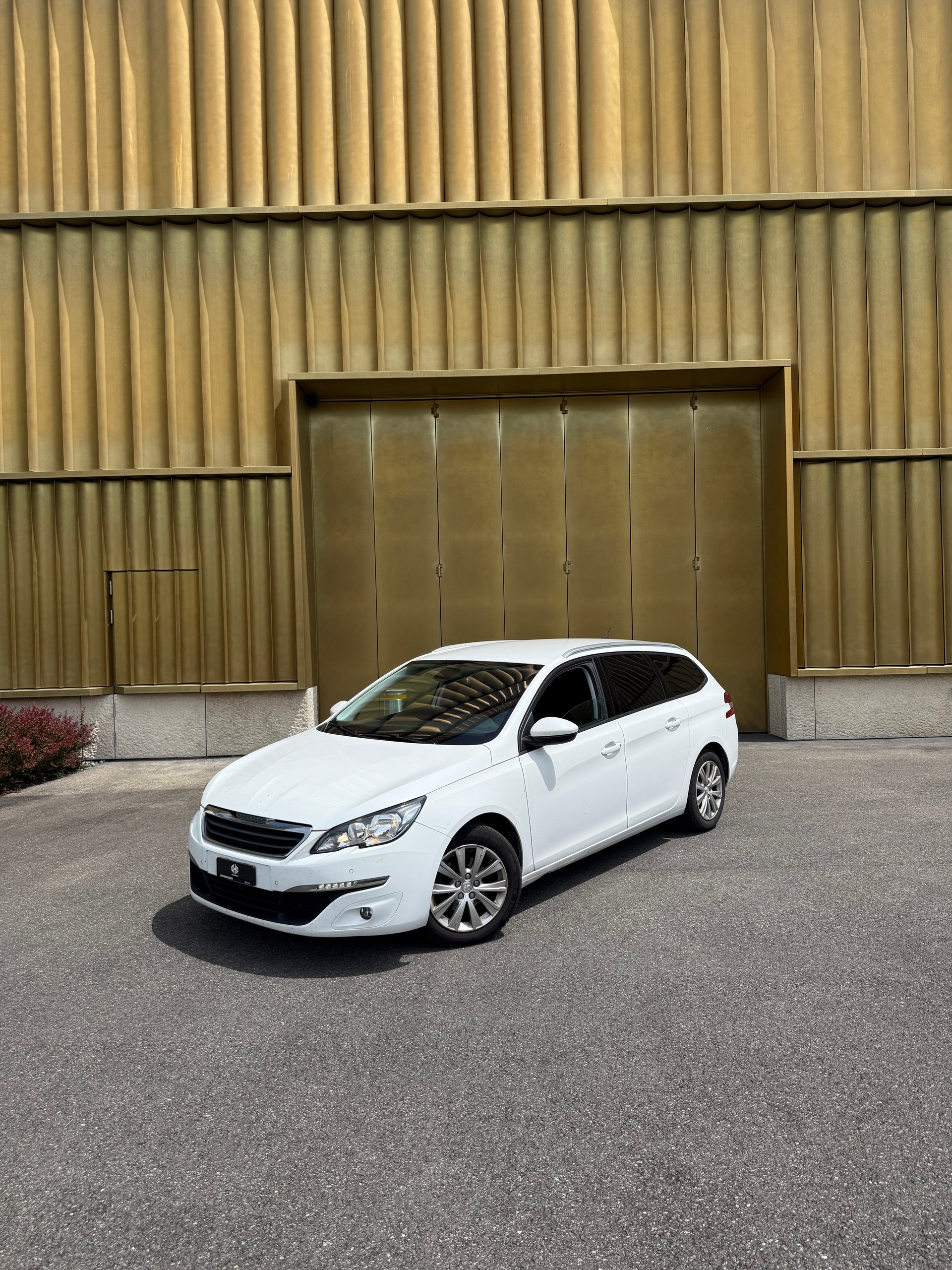 PEUGEOT 308 SW 1.6 BlueHDI Allure Automatic-image-0