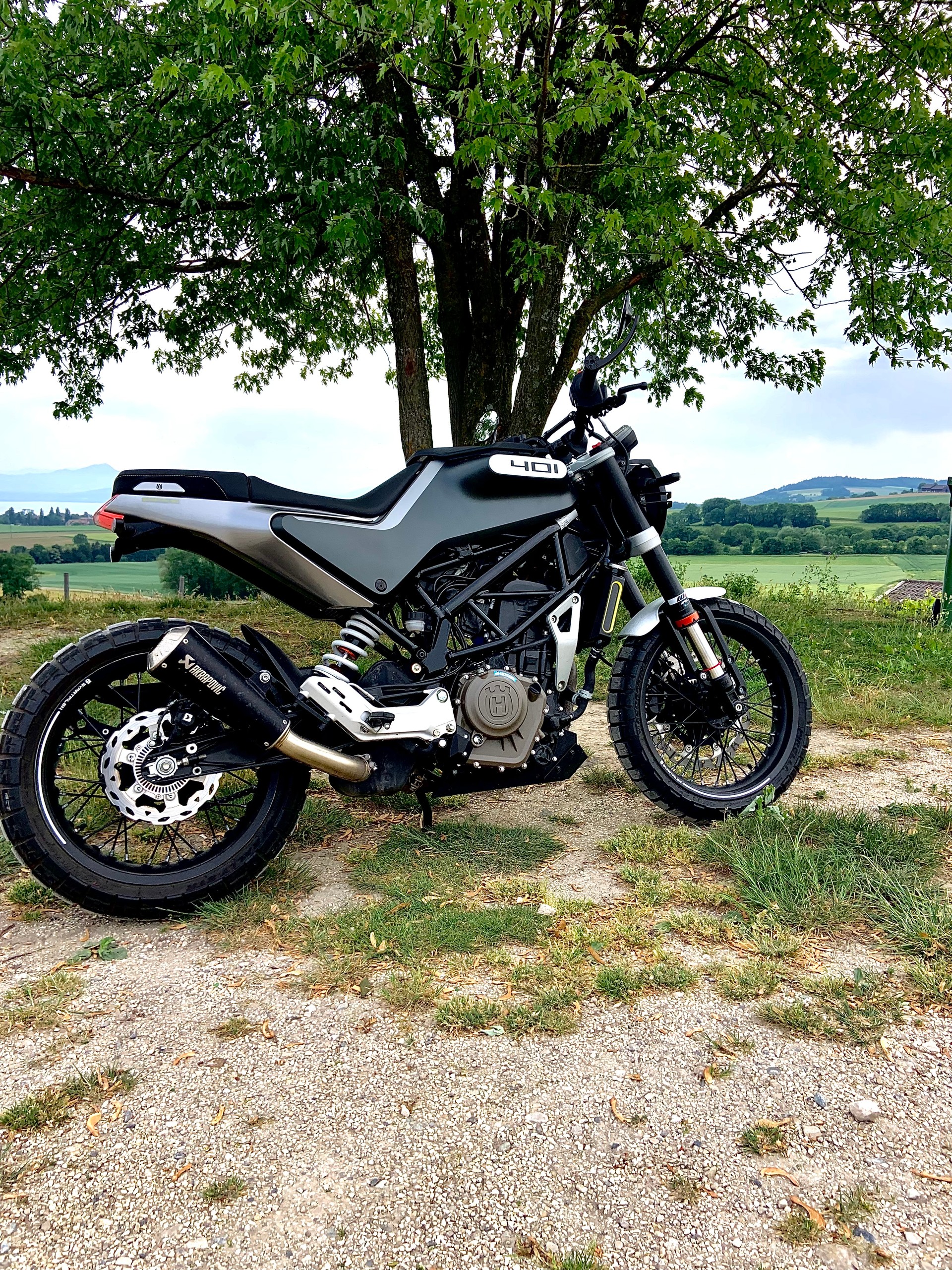 HUSQVARNA Svartpilen 401