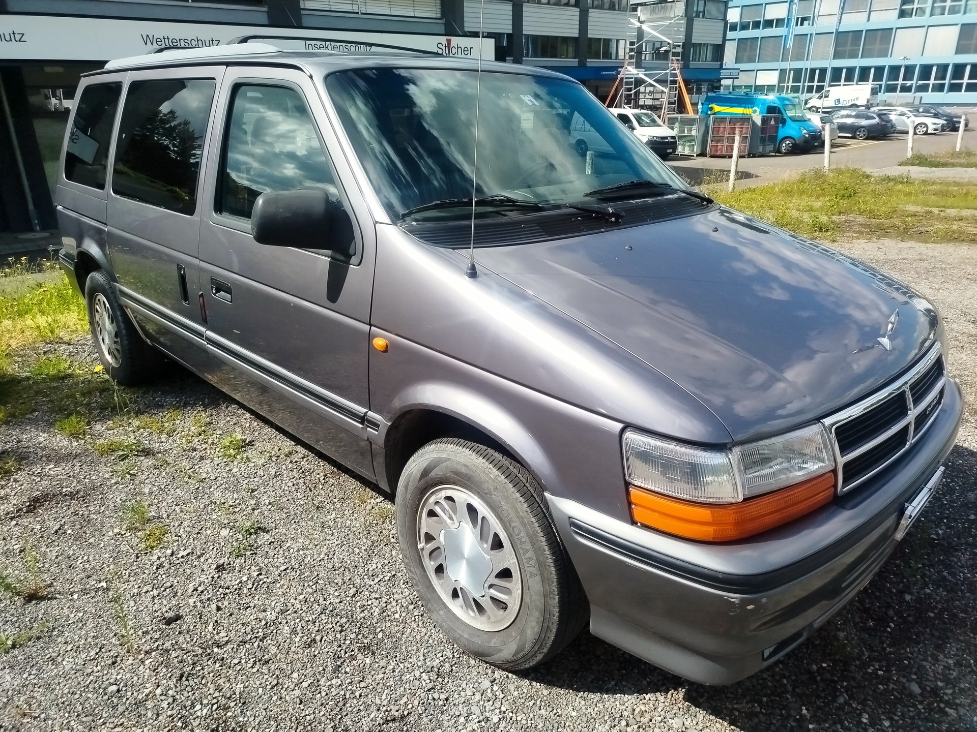 CHRYSLER Voyager SE 3.3-image-7