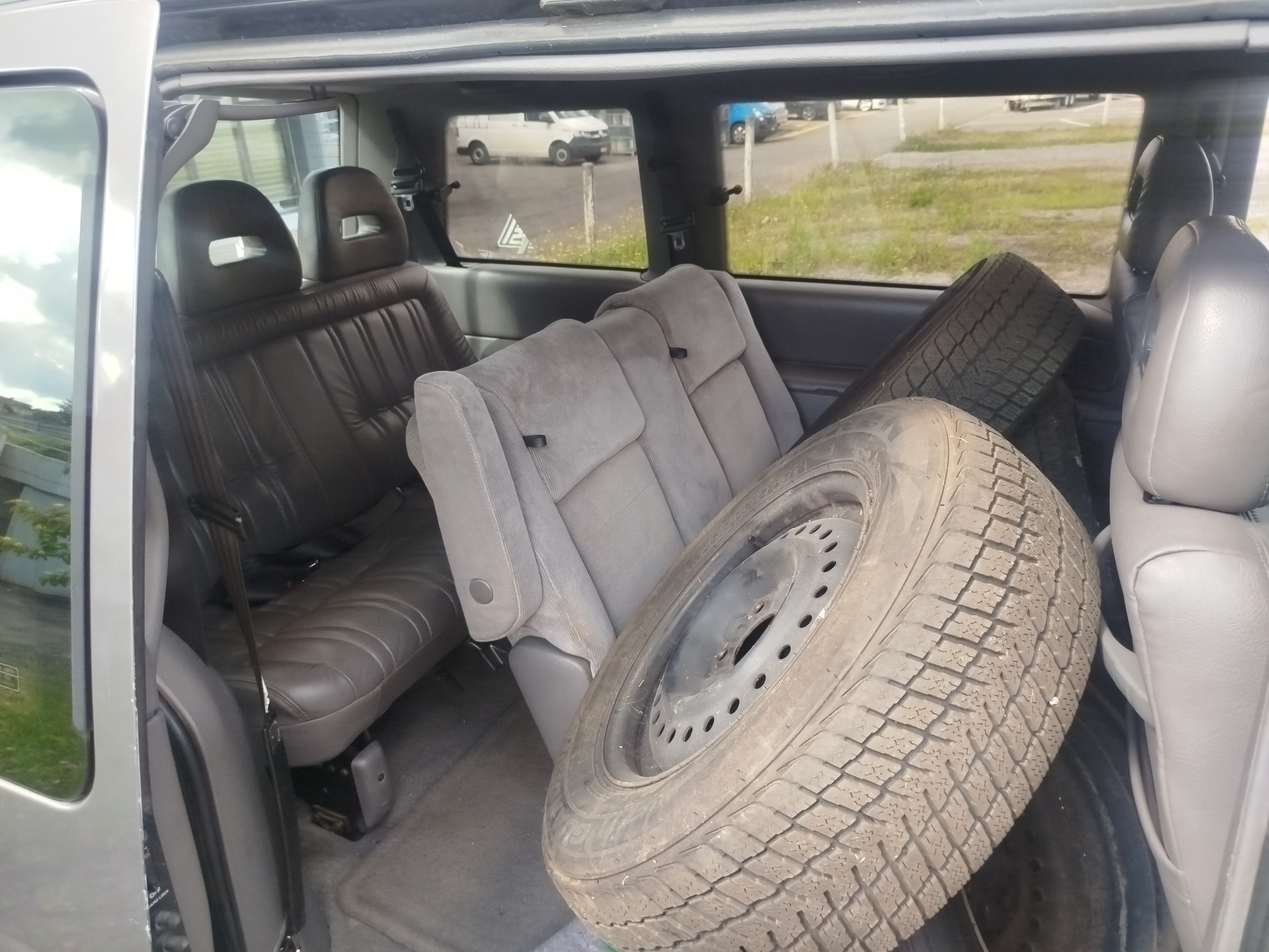 CHRYSLER Voyager SE 3.3-image-9