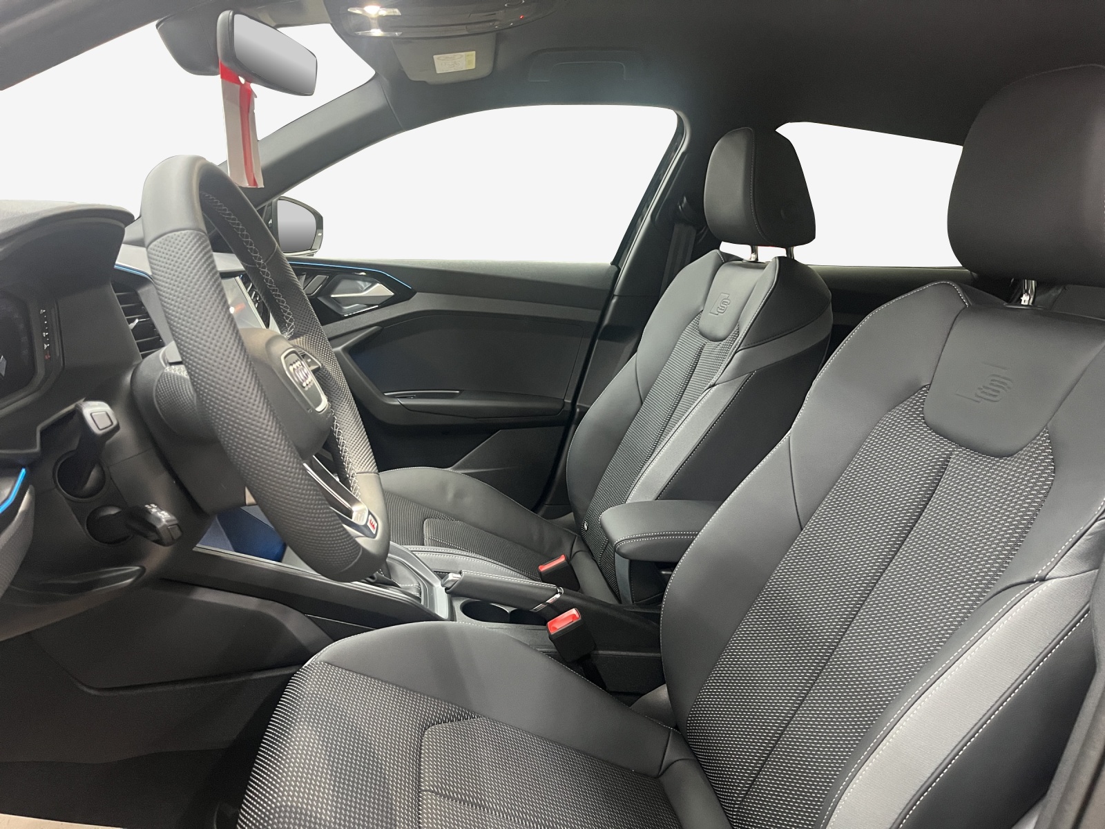 AUDI A1 Sportback 30 TFSI Attraction S-tronic-image-7
