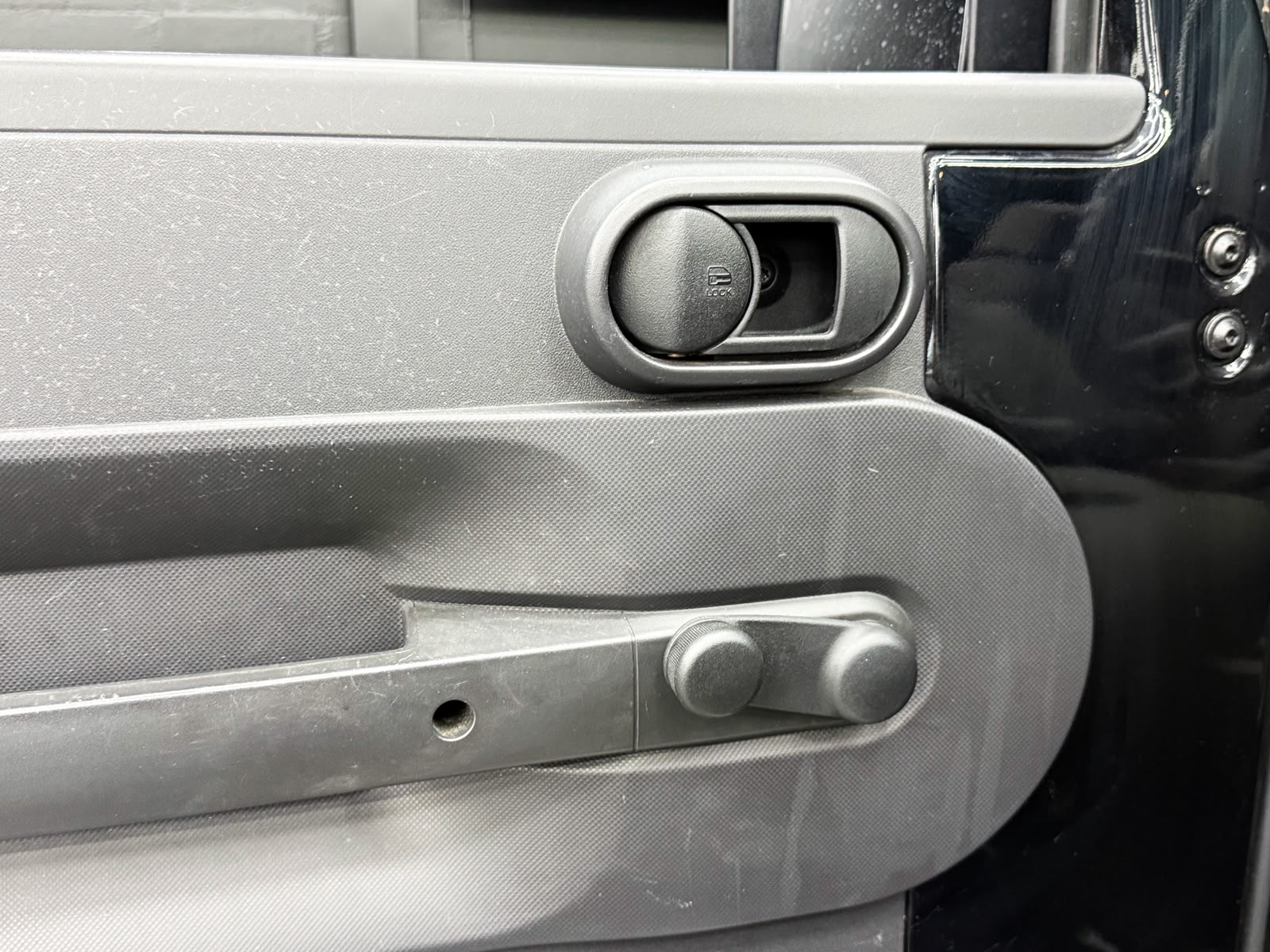 JEEP Wrangler 2.8 CRD Sport Automatic-image-18