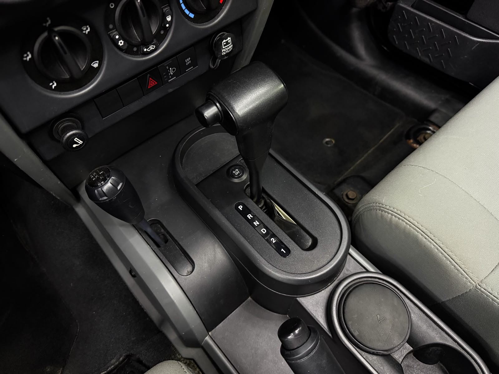 JEEP Wrangler 2.8 CRD Sport Automatic-image-15
