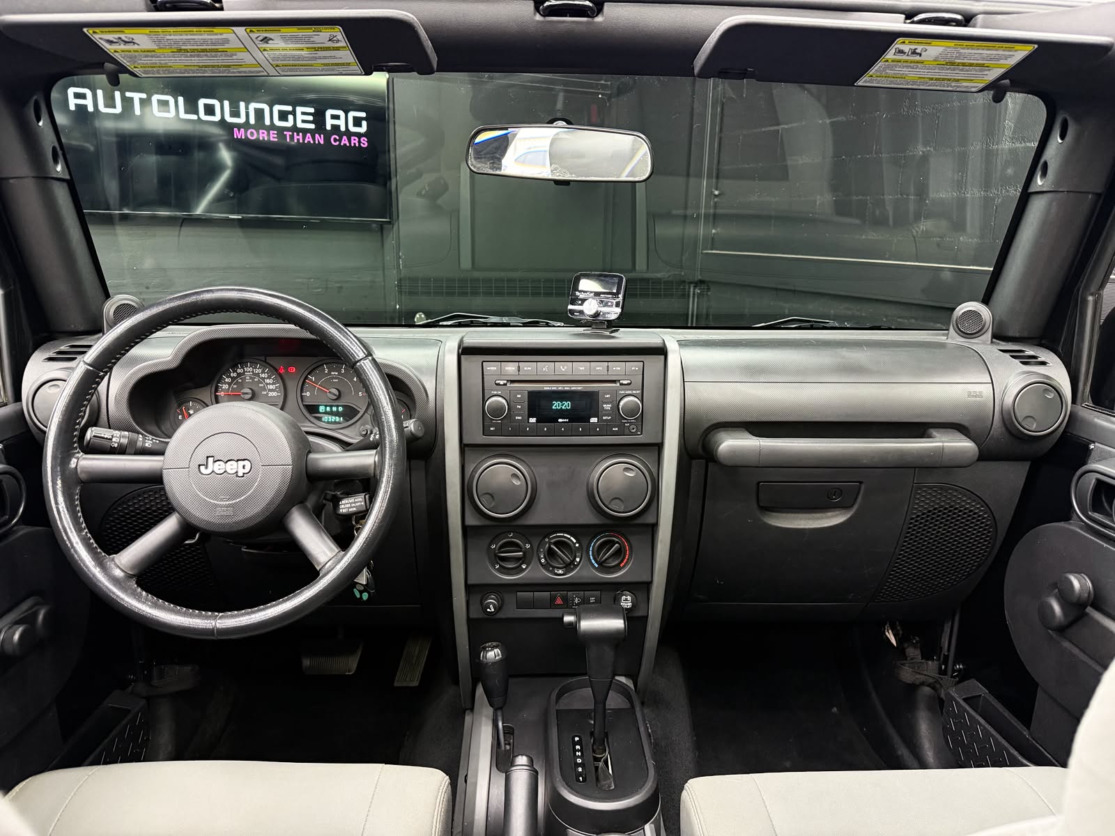 JEEP Wrangler 2.8 CRD Sport Automatic-image-10