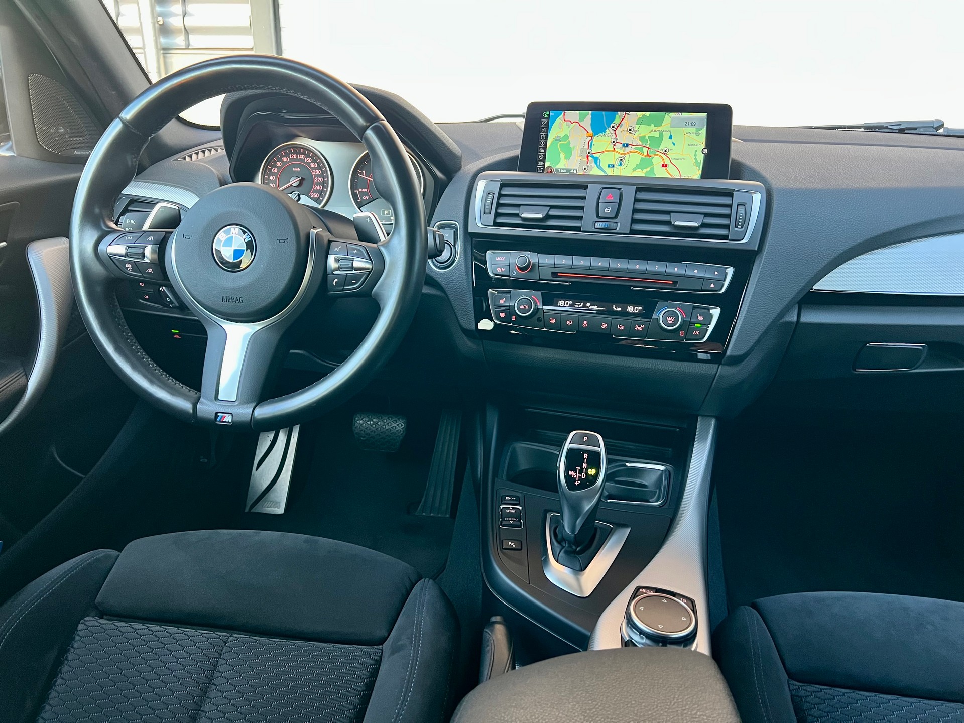 BMW 120d xDrive M Sport Steptronic-image-9