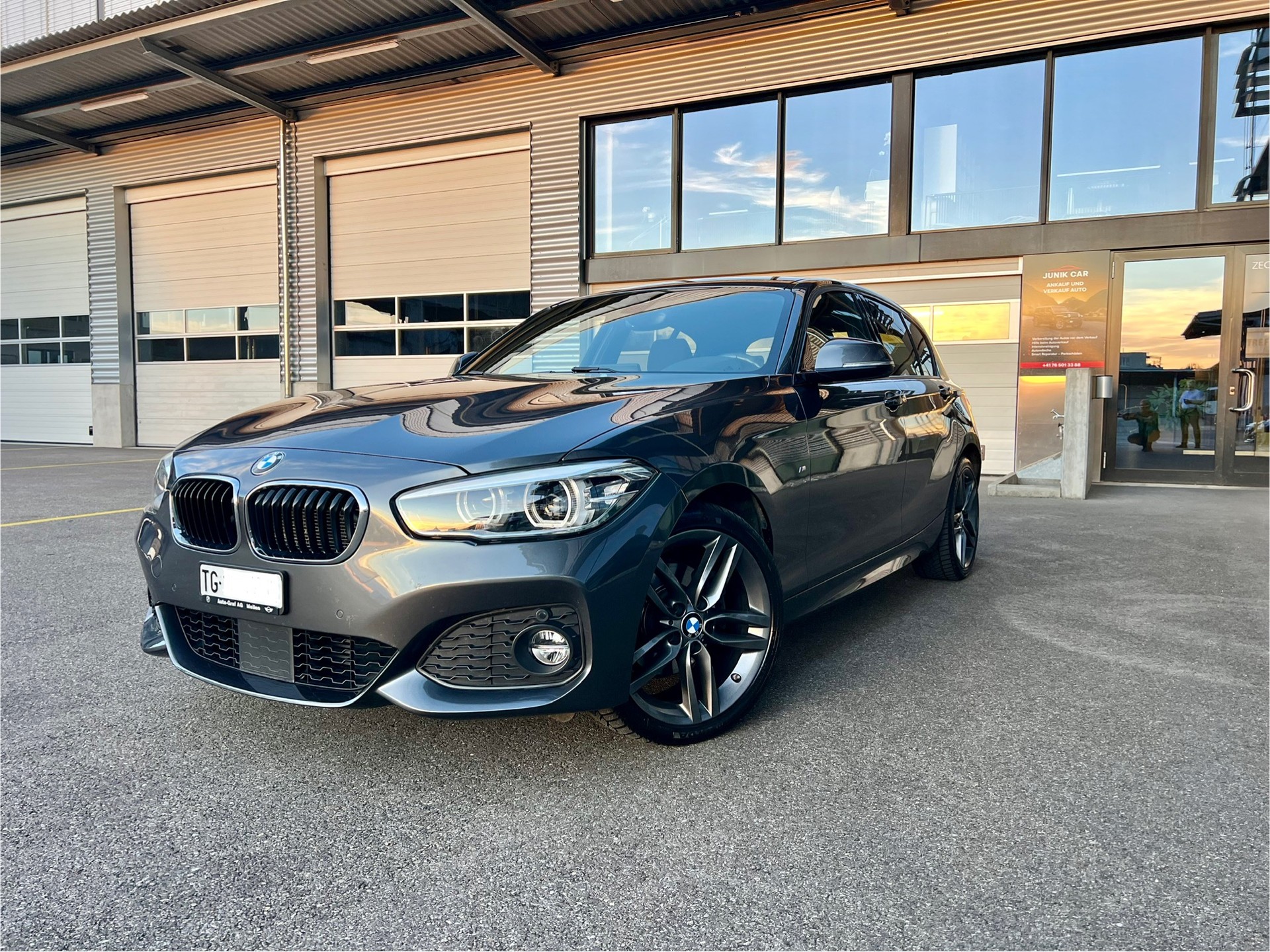 BMW 120d xDrive M Sport Steptronic-image-2