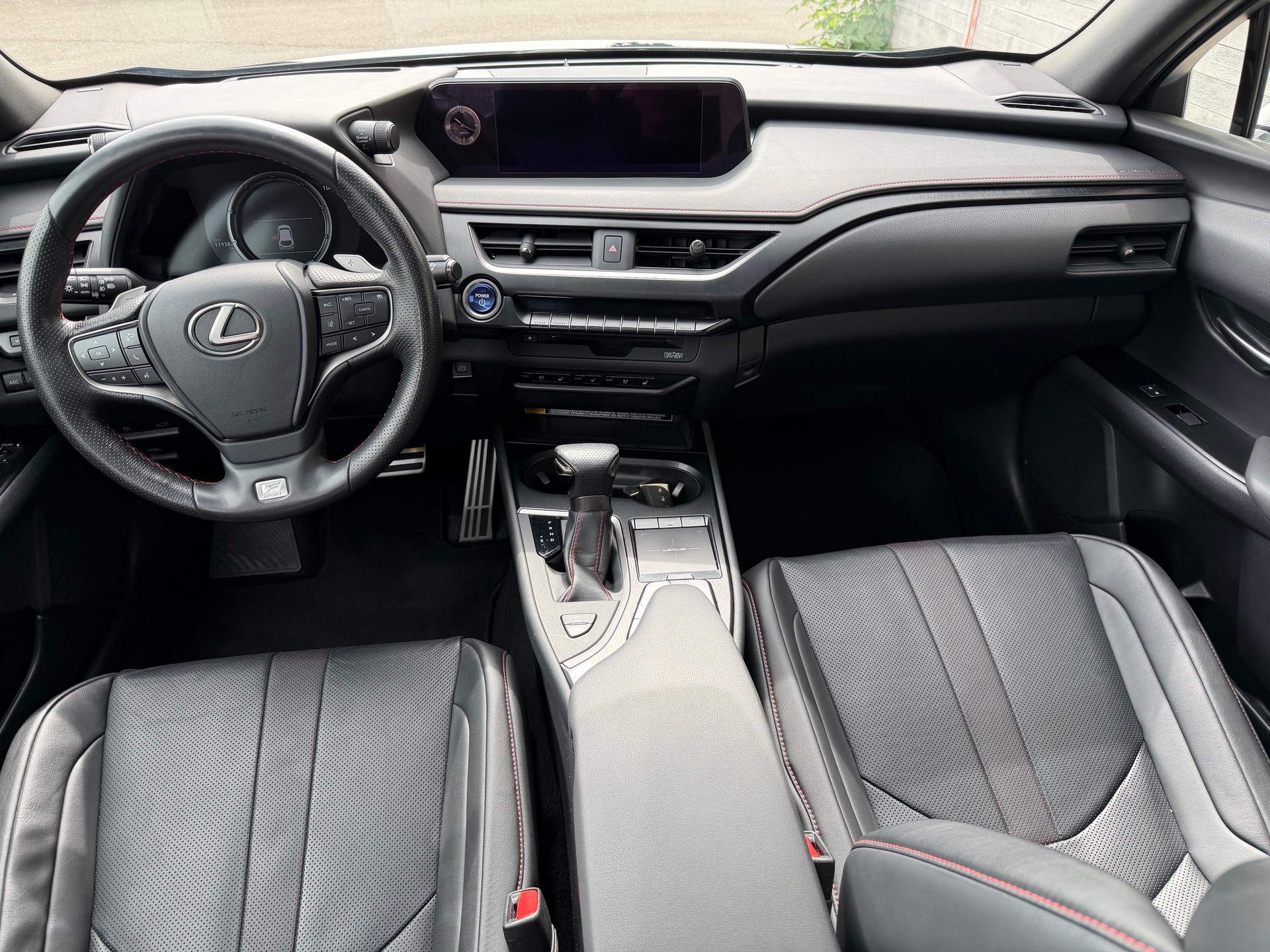 LEXUS UX 250h F Sport AWD Automatic-image-6