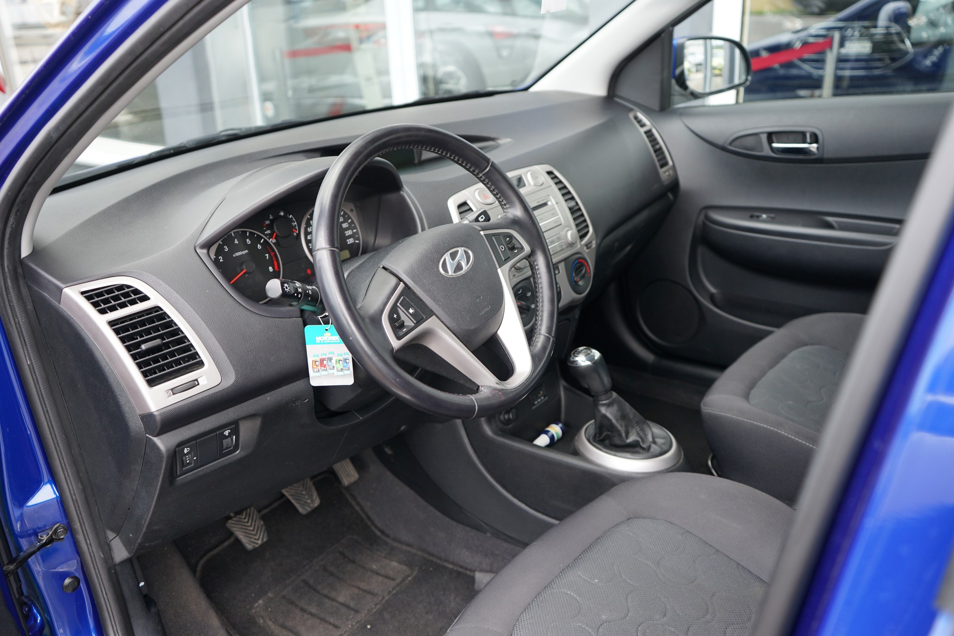 HYUNDAI i20 1.4 Style-image-6