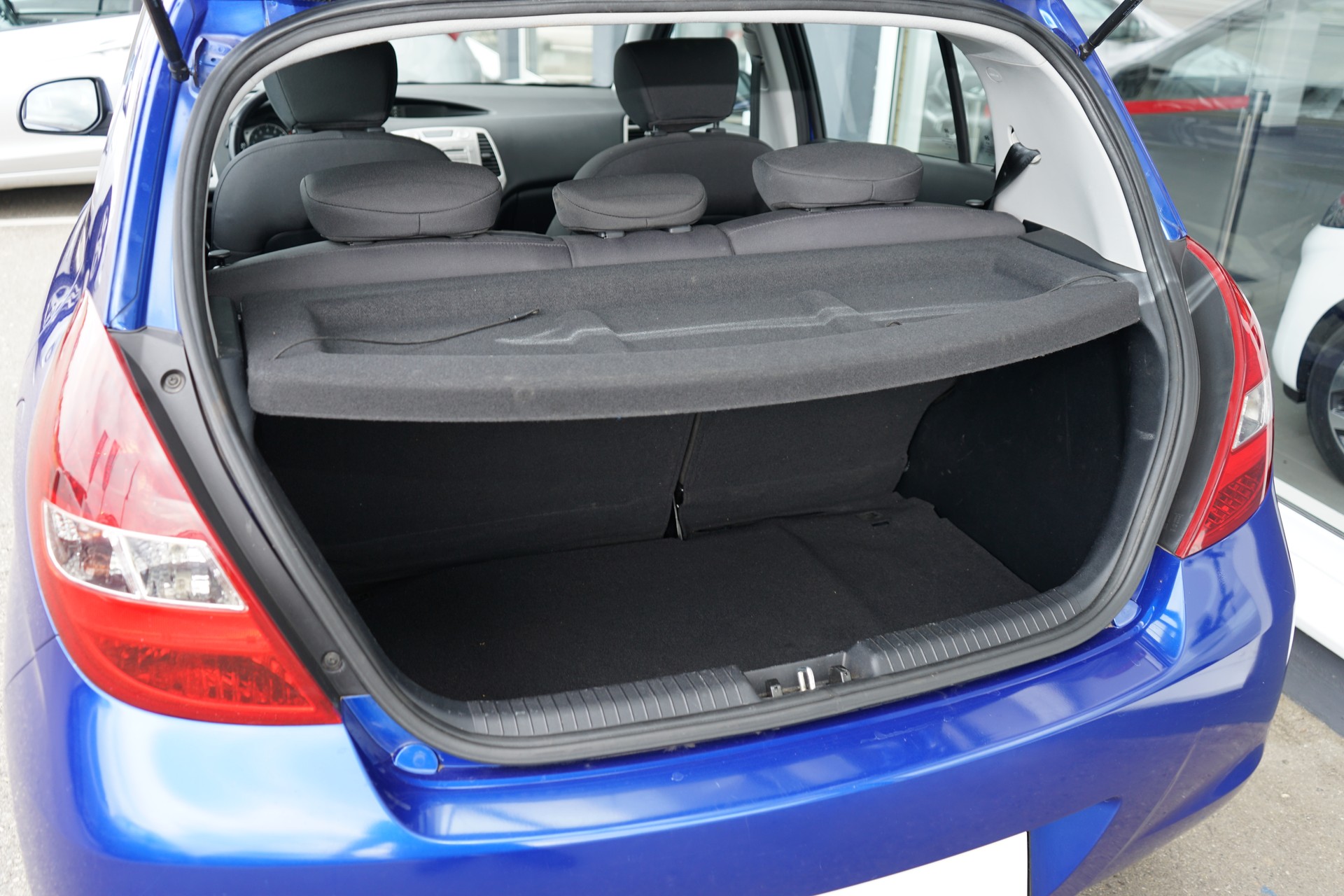 HYUNDAI i20 1.4 Style-image-9