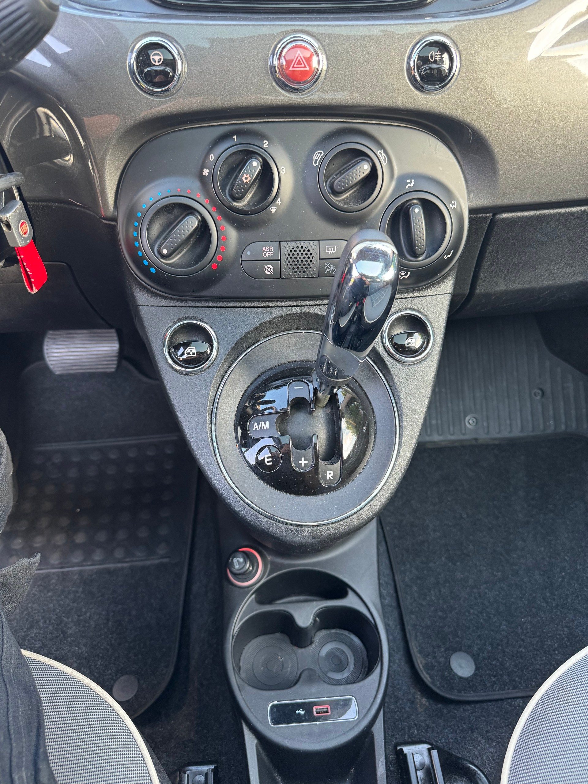 FIAT 500 1.2 Lounge Dualogic-image-13