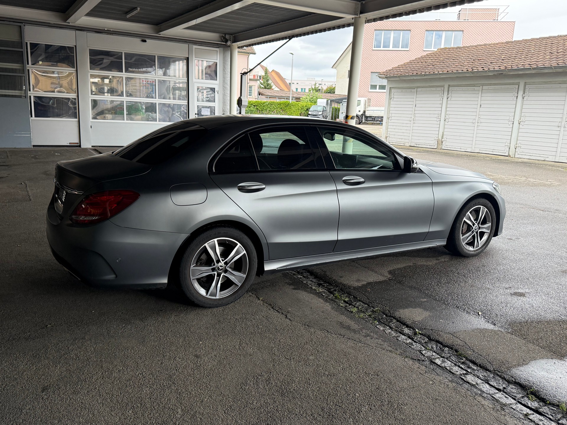 MERCEDES-BENZ C 300 AMG Line 9G-Tronic-image-6