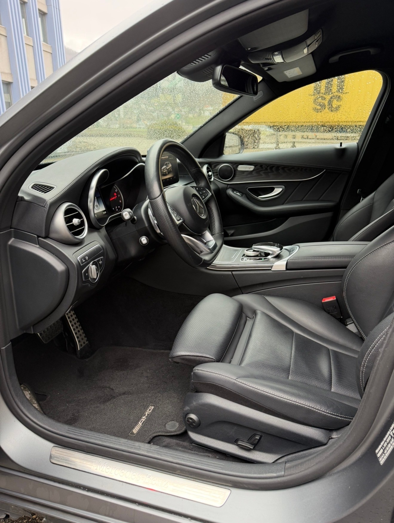 MERCEDES-BENZ C 300 AMG Line 9G-Tronic-image-11