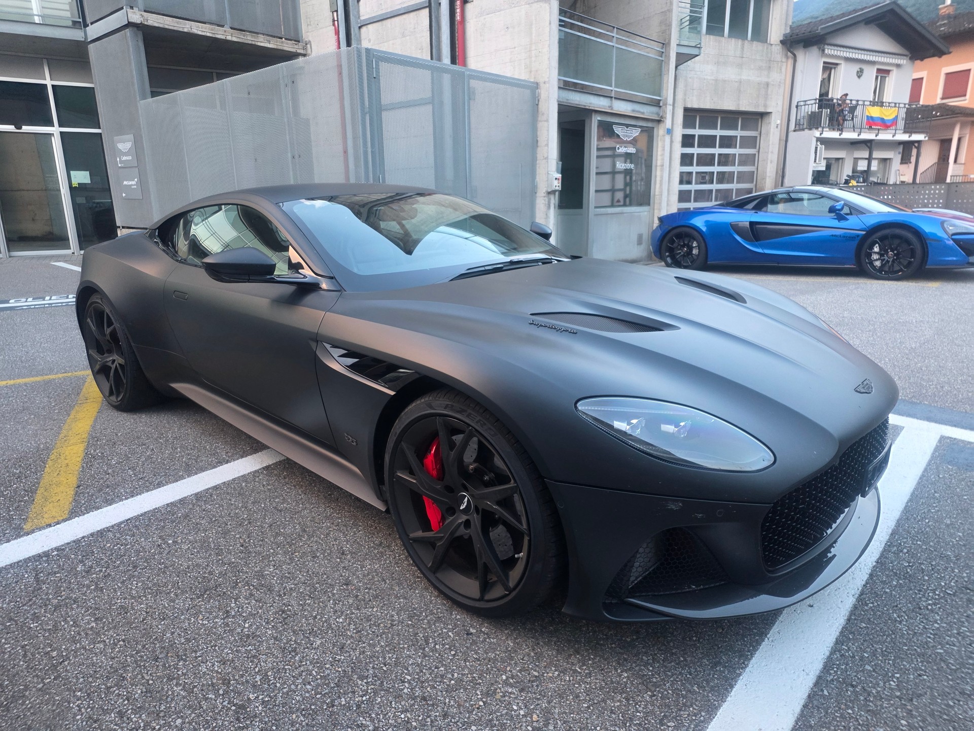 ASTON MARTIN DBS Coupé Superleggera-image-0
