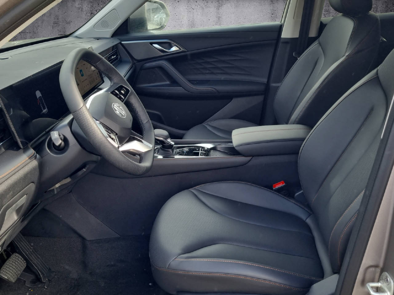 MG HS 1.5 Hybrid Luxury-image-4