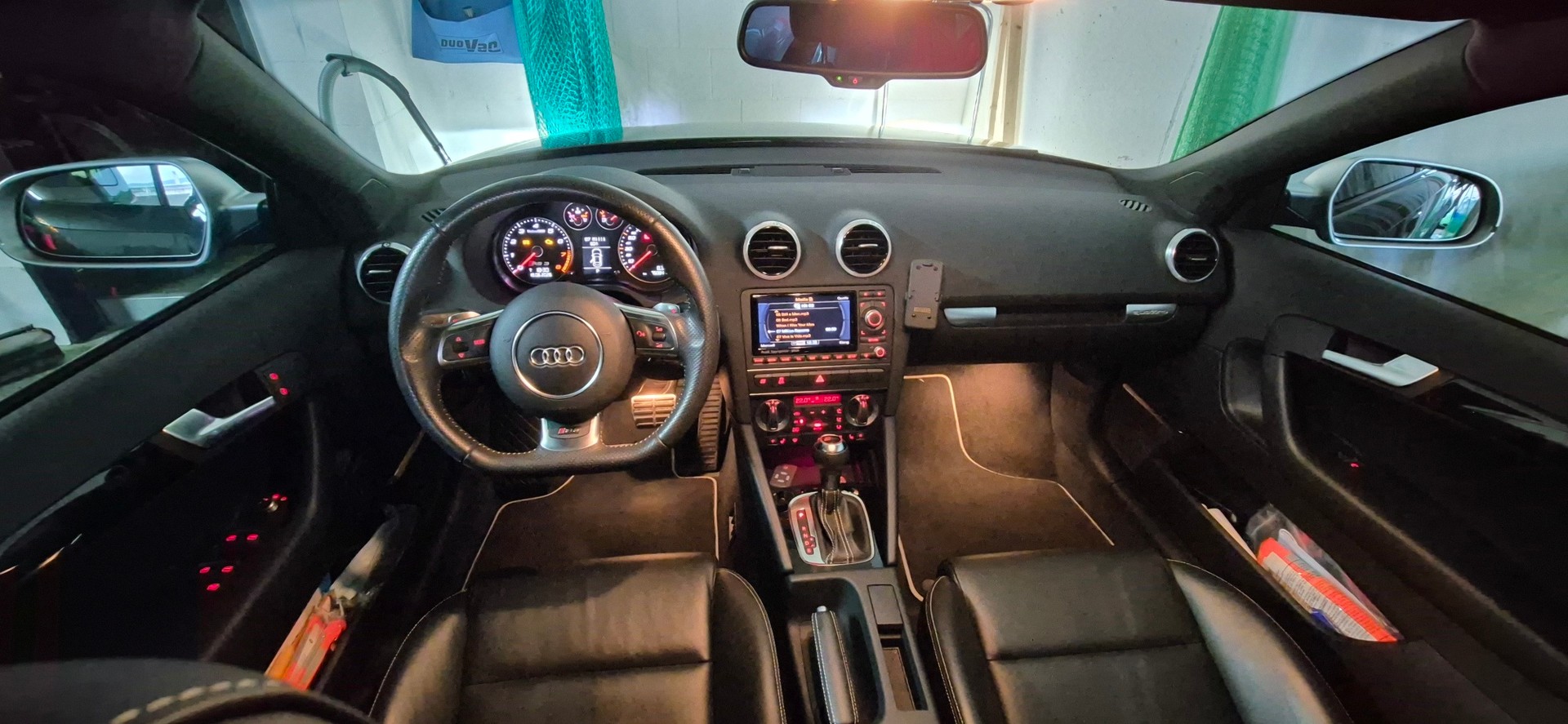 AUDI 2.5 T FSI quattro S-Tronic-image-4