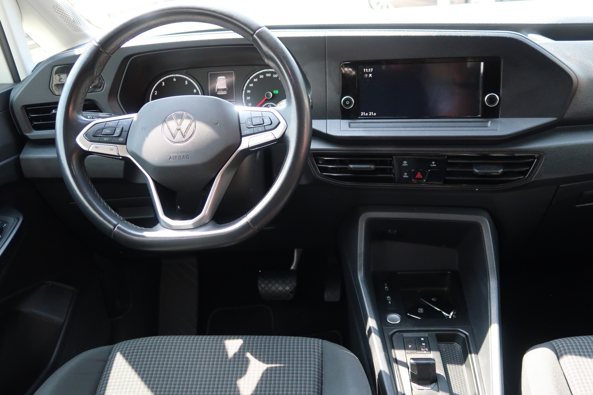 VW Caddy Maxi 1.5 TSI Liberty DSG-image-9