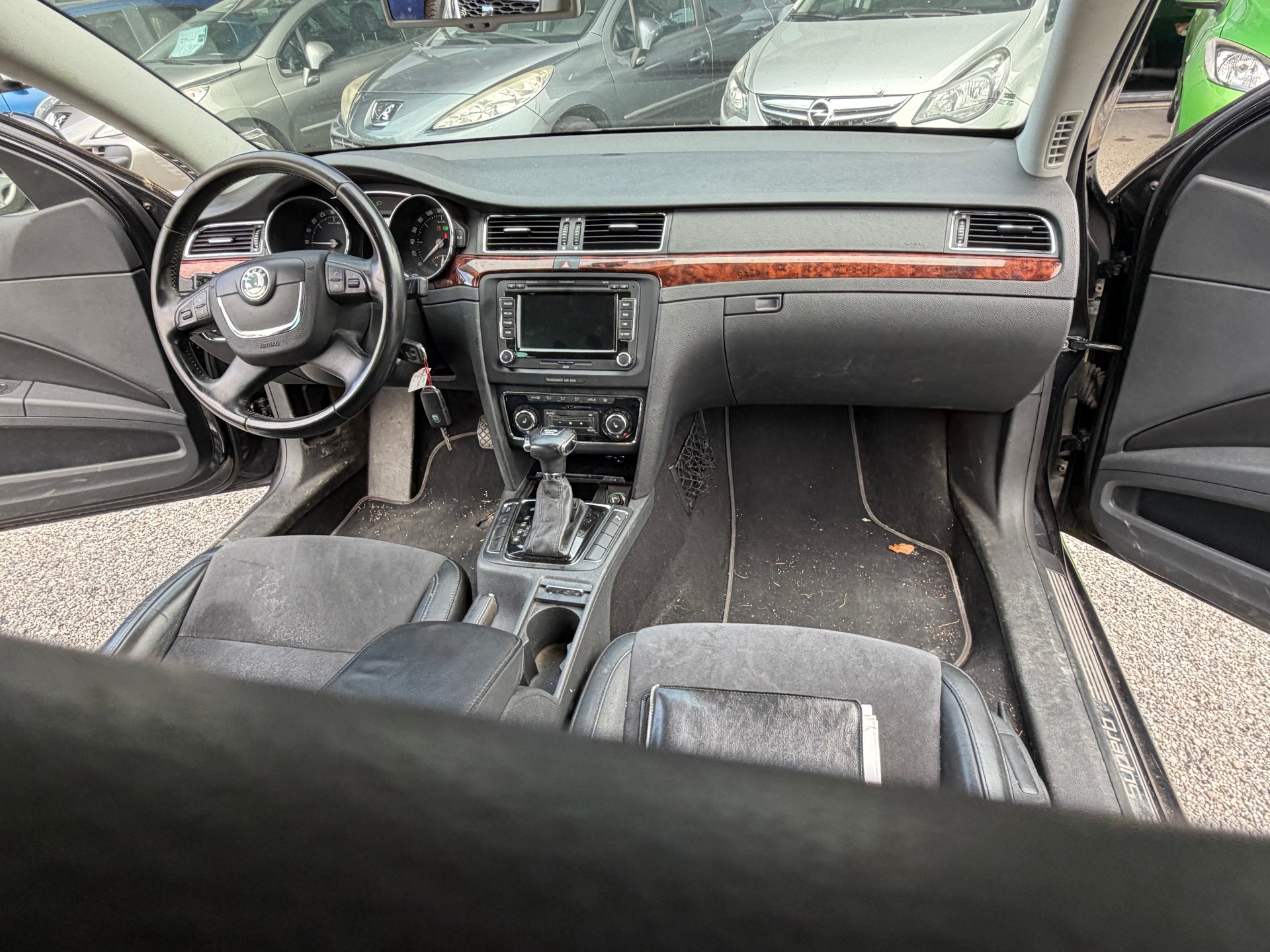 SKODA Superb Combi 2.0 TDi Elegance 4x4 DSG-image-9