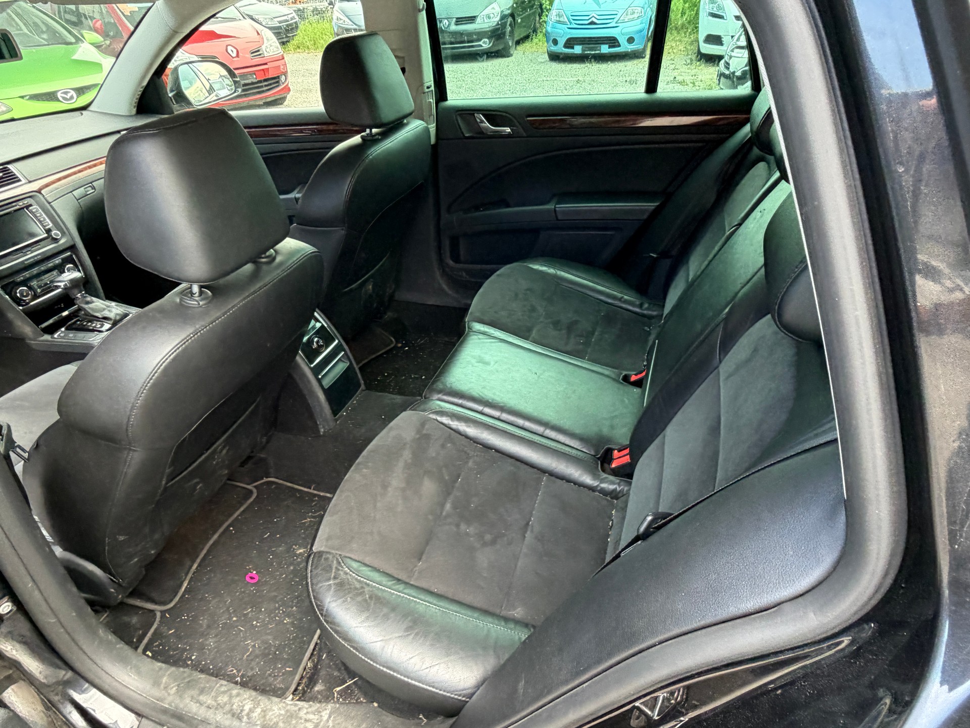 SKODA Superb Combi 2.0 TDi Elegance 4x4 DSG-image-6