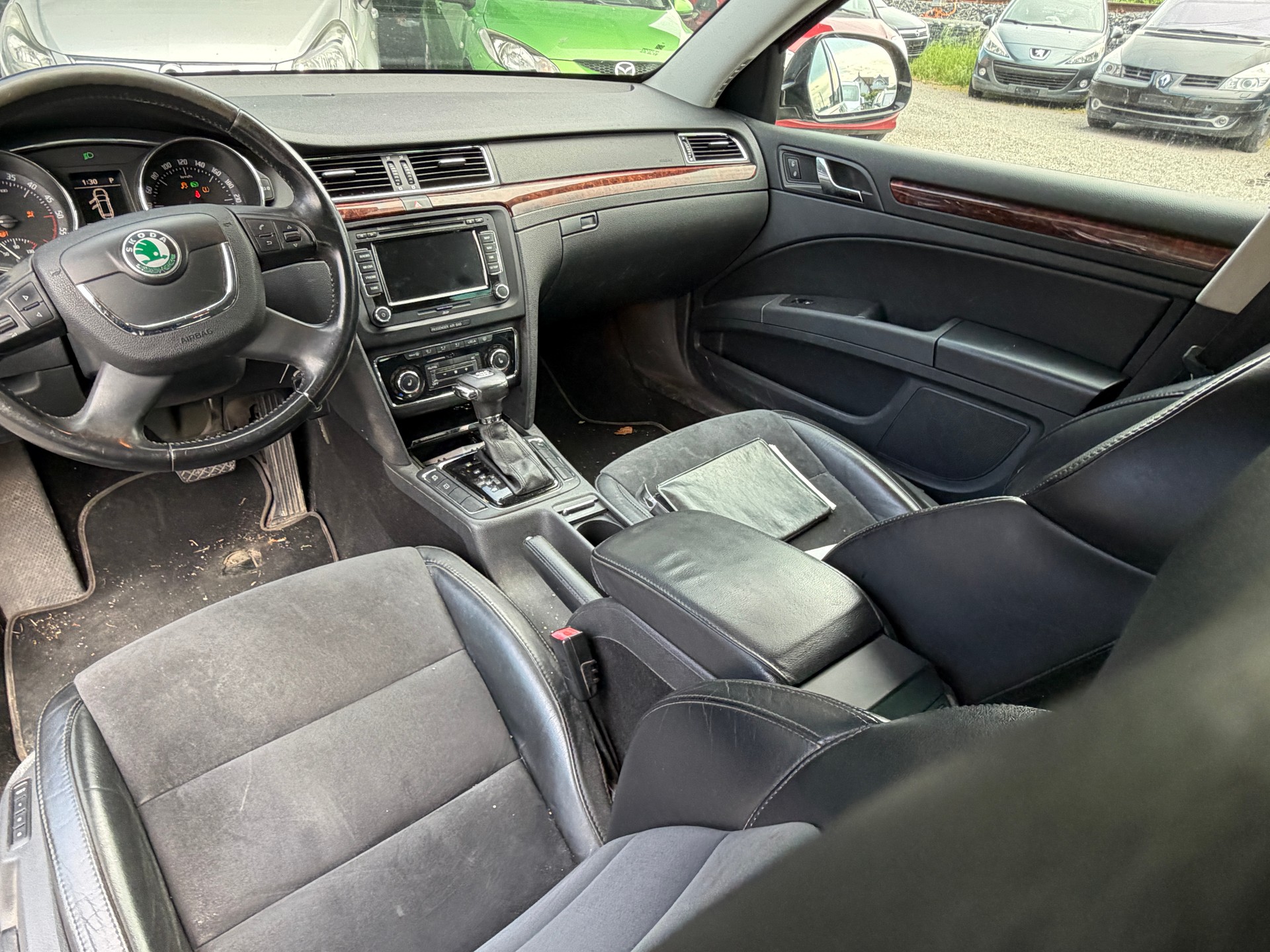 SKODA Superb Combi 2.0 TDi Elegance 4x4 DSG-image-5