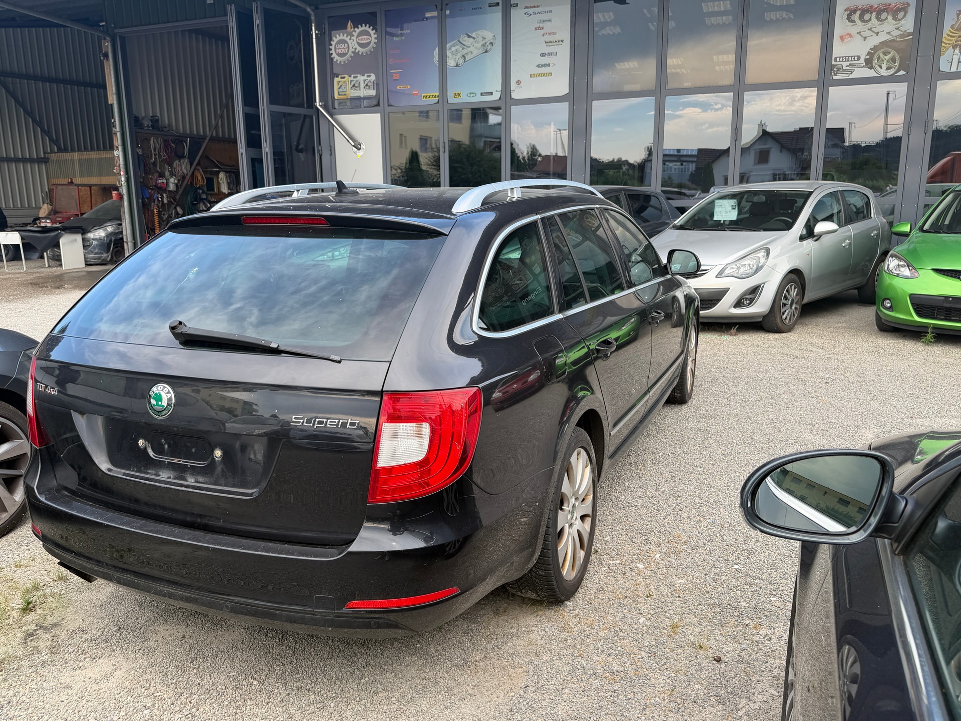 SKODA Superb Combi 2.0 TDi Elegance 4x4 DSG-image-13