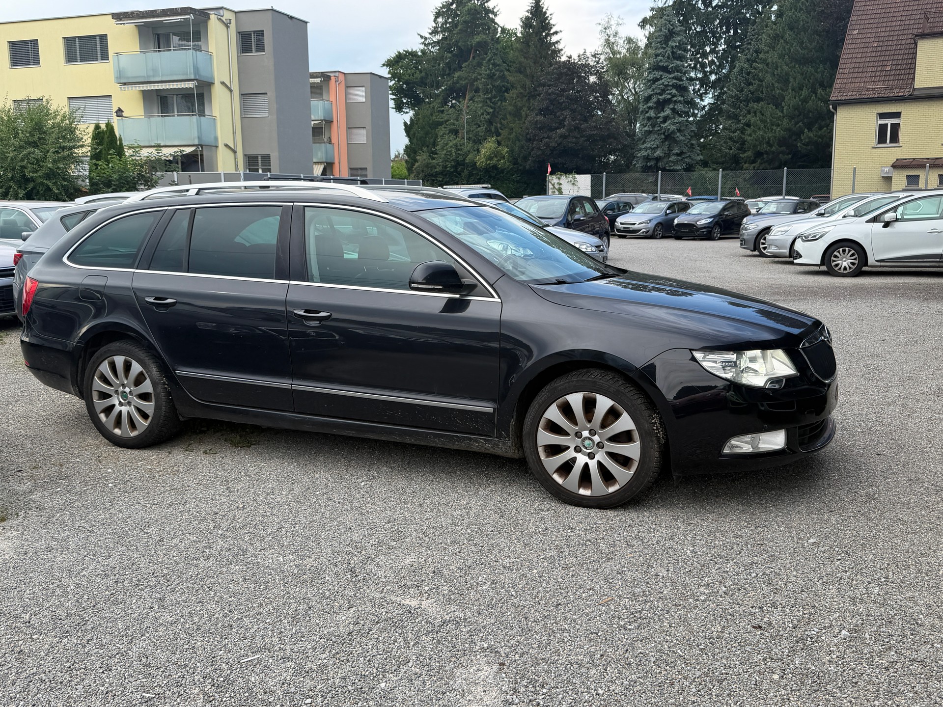 SKODA Superb Combi 2.0 TDi Elegance 4x4 DSG-image-2