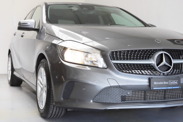MERCEDES-BENZ A 160-showroom-element-1