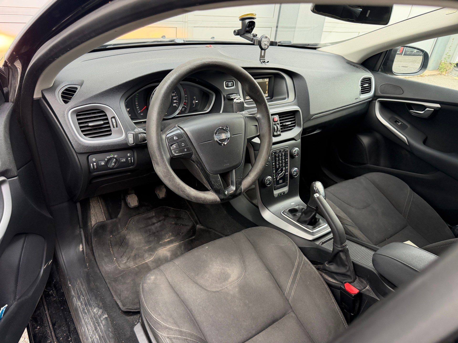 VOLVO V40 D2 Momentum-image-10