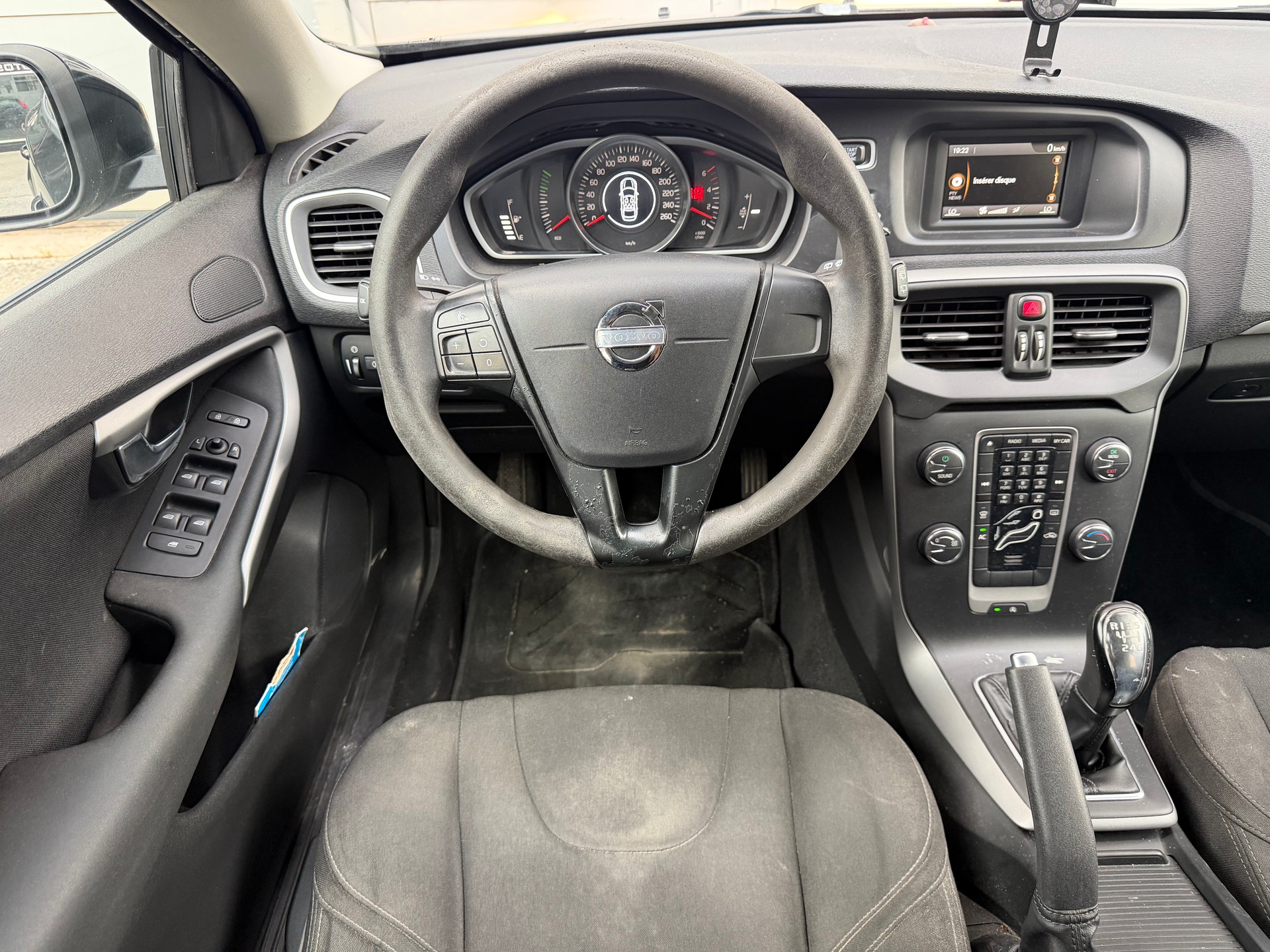 VOLVO V40 D2 Momentum-image-9