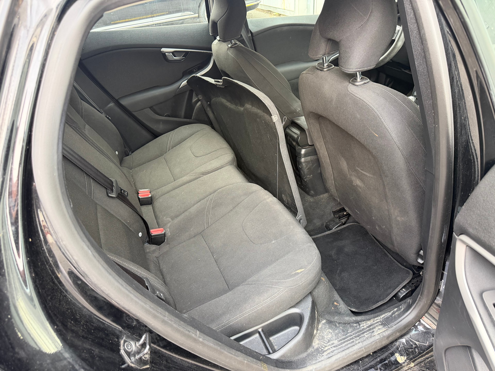 VOLVO V40 D2 Momentum-image-7