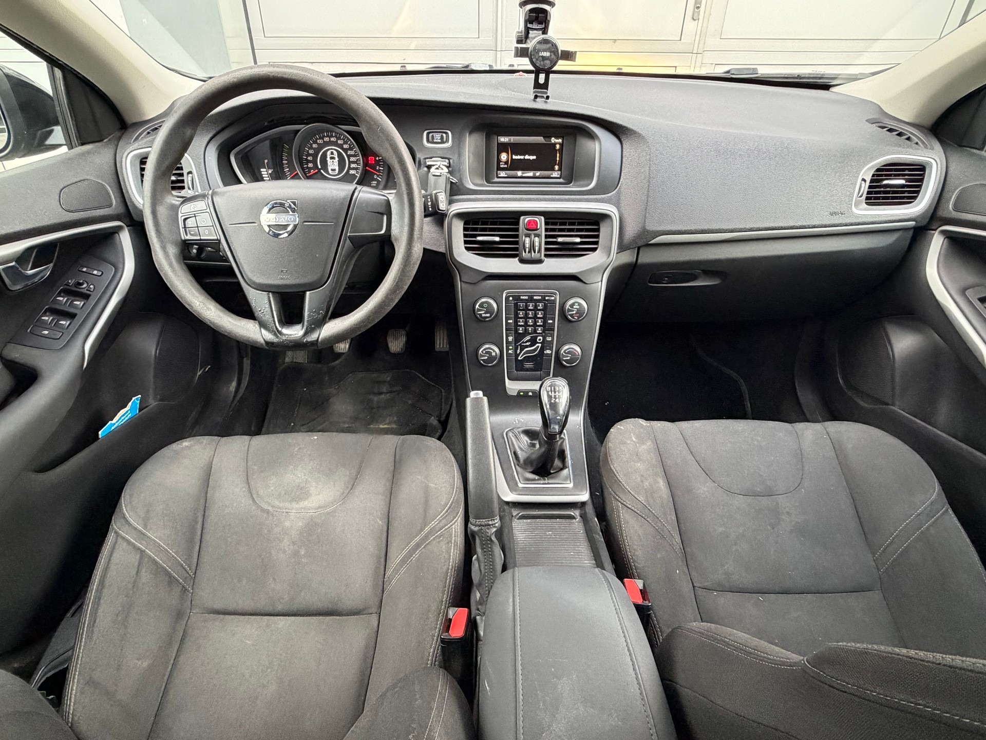 VOLVO V40 D2 Momentum-image-8