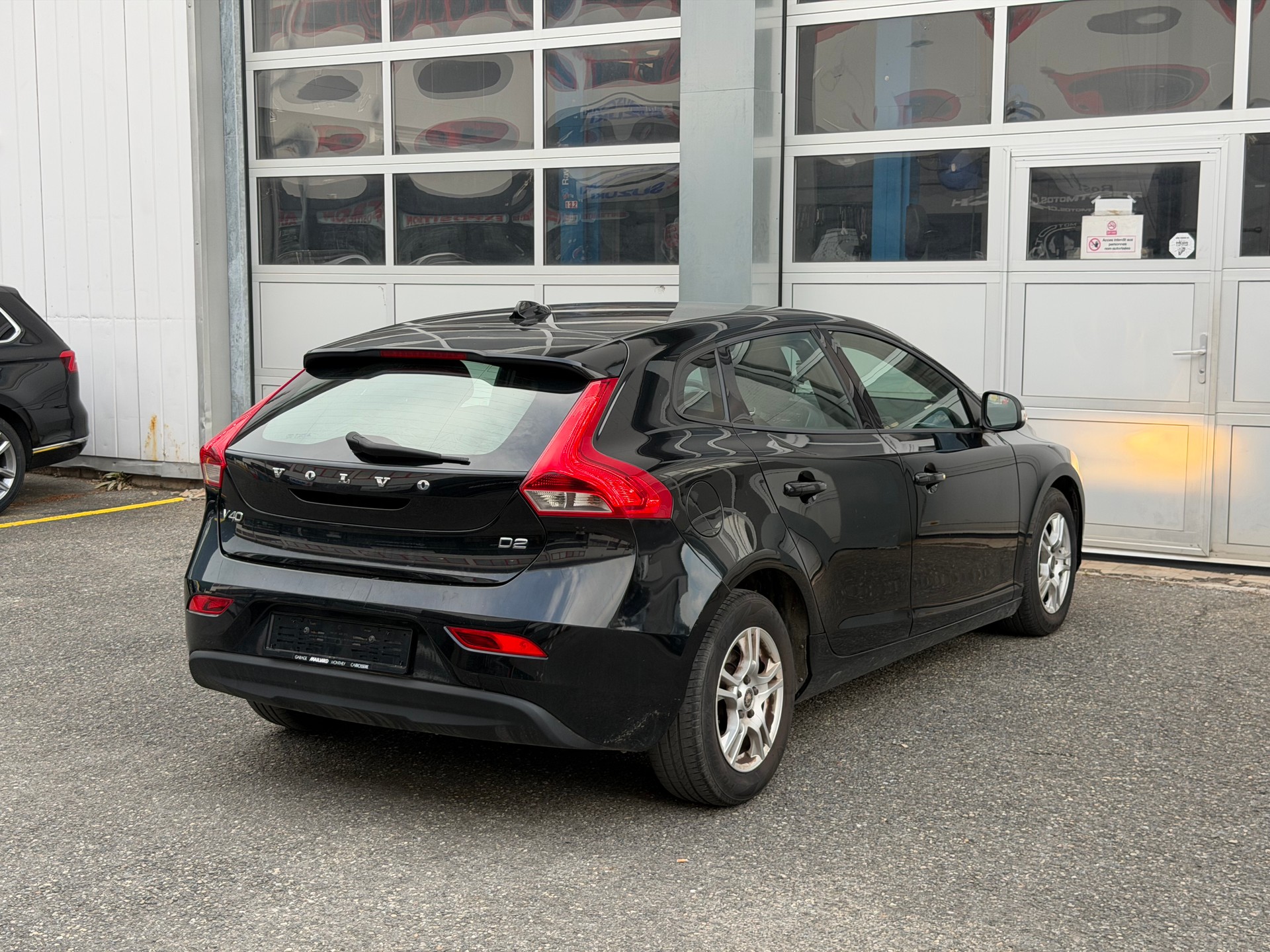VOLVO V40 D2 Momentum-image-4