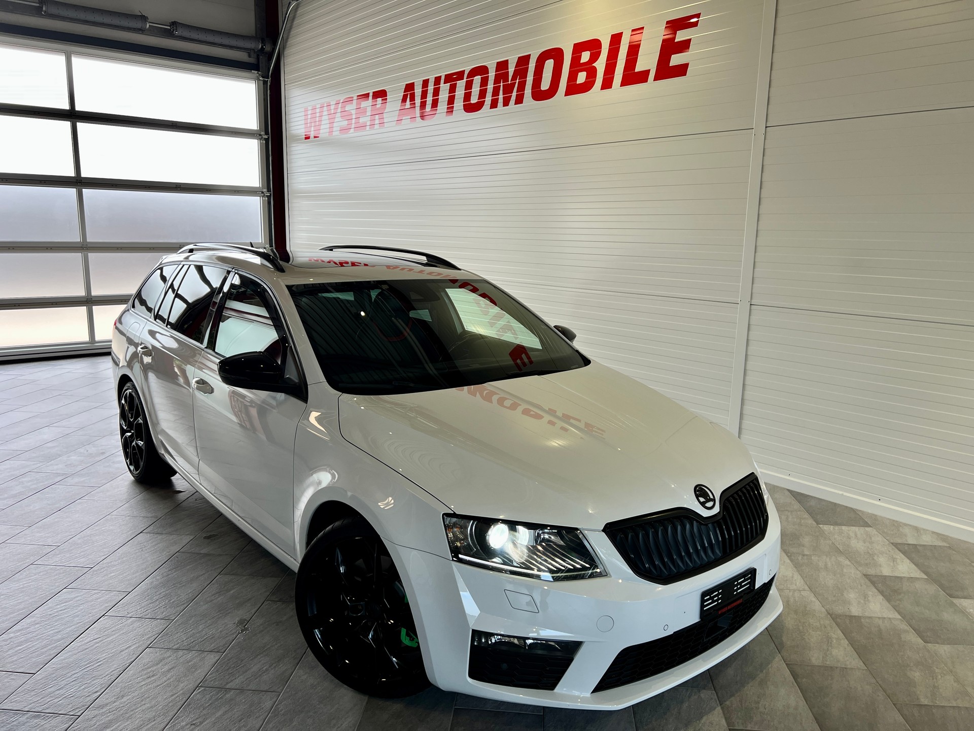 SKODA Octavia Combi 2.0 TSI RS DSG-image-0