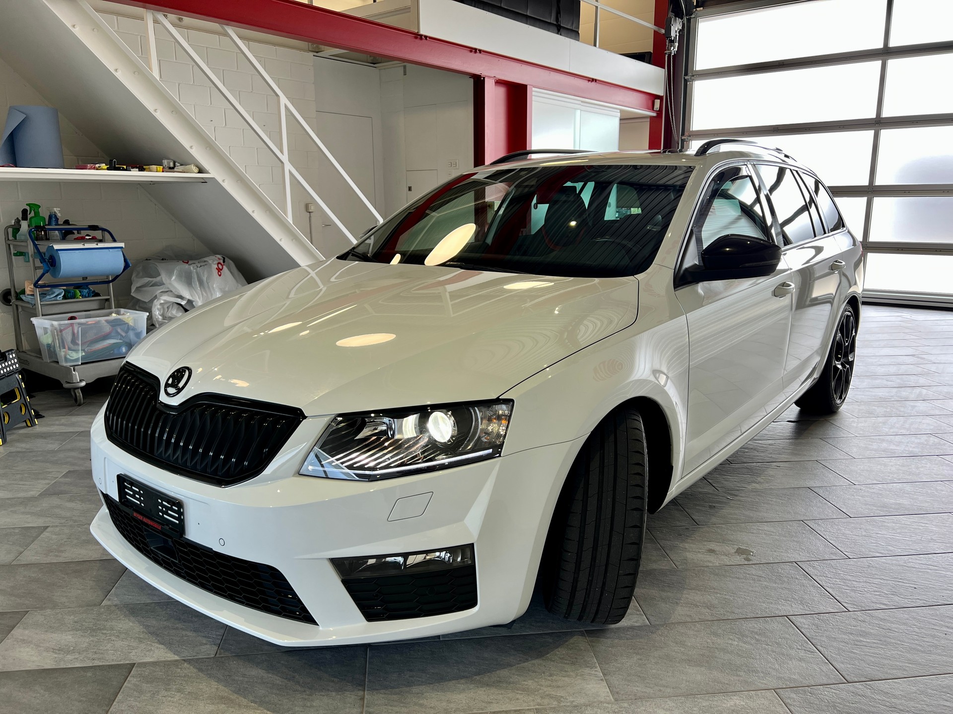 SKODA Octavia Combi 2.0 TSI RS DSG-image-3