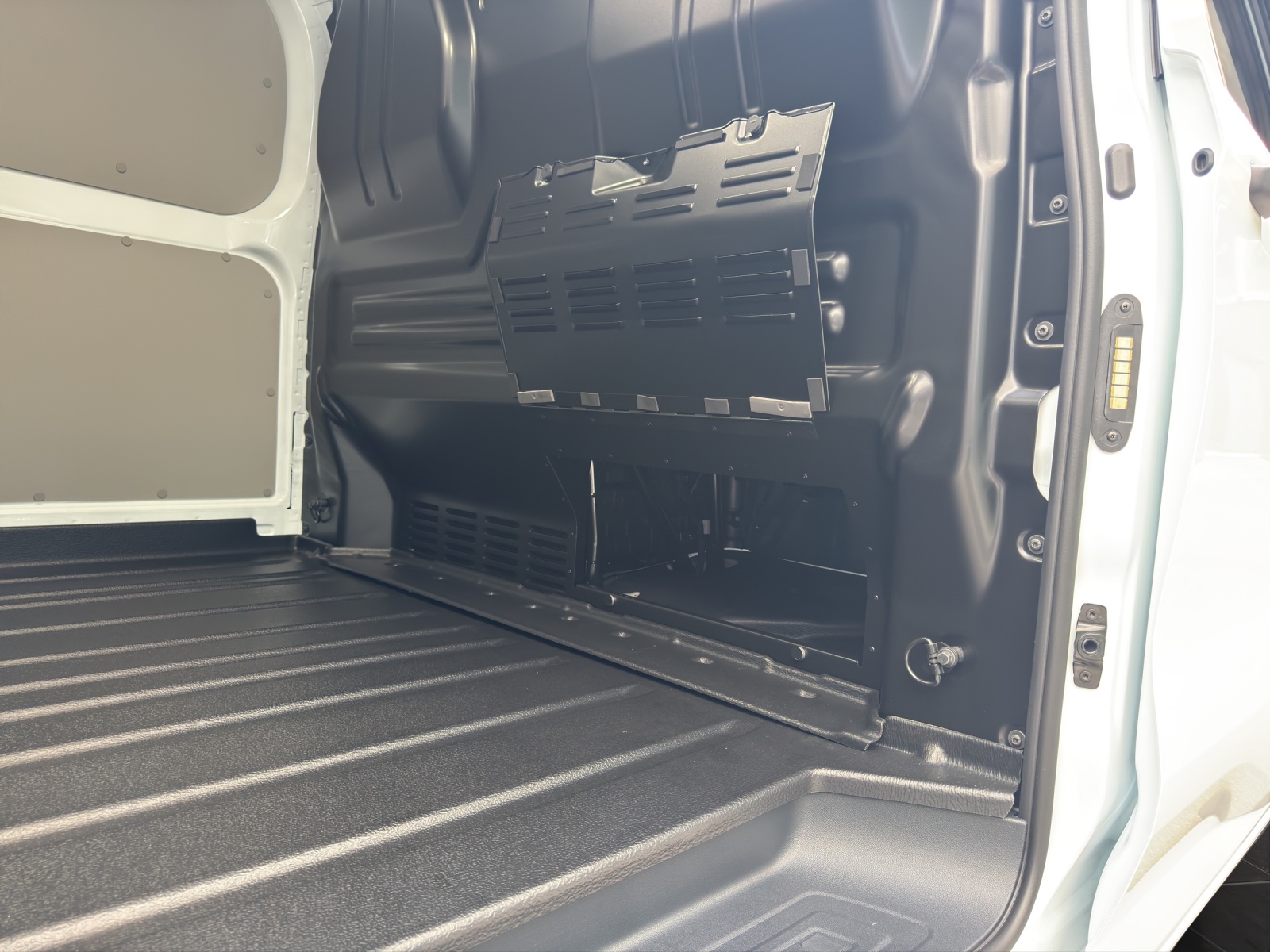 FORD Transit Custom Van 280 L1 2.0 EcoBlue 136PS Trend-image-12