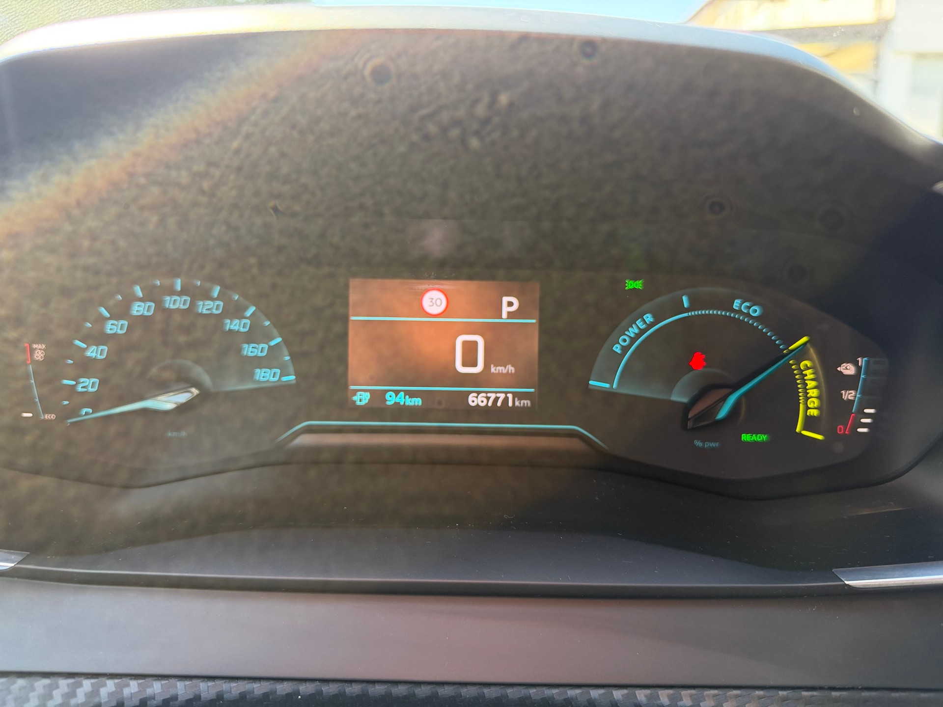 PEUGEOT 208 Elektrik Active-image-10