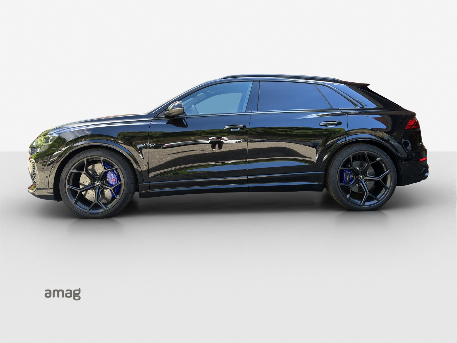 AUDI RSQ8 performance quattro-showroom-element-1