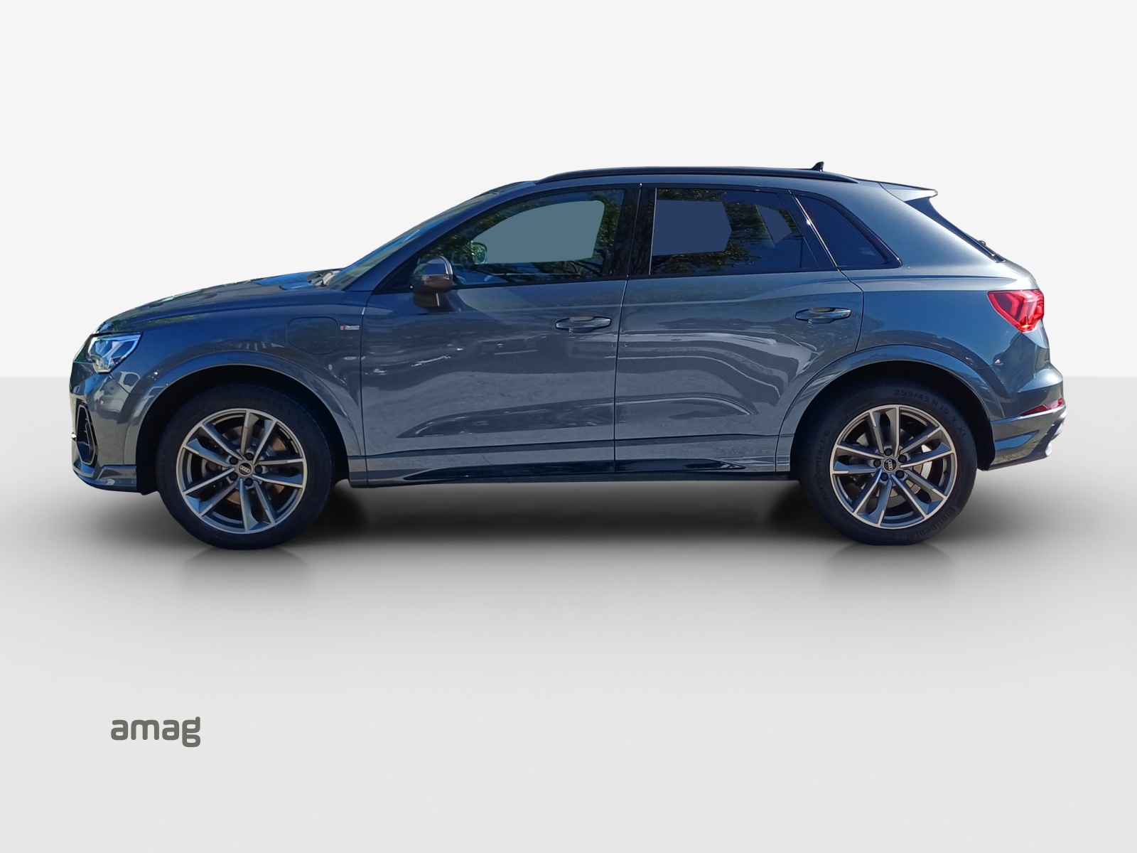 AUDI Q3 45 TFSI e S line S-tronic-image-1