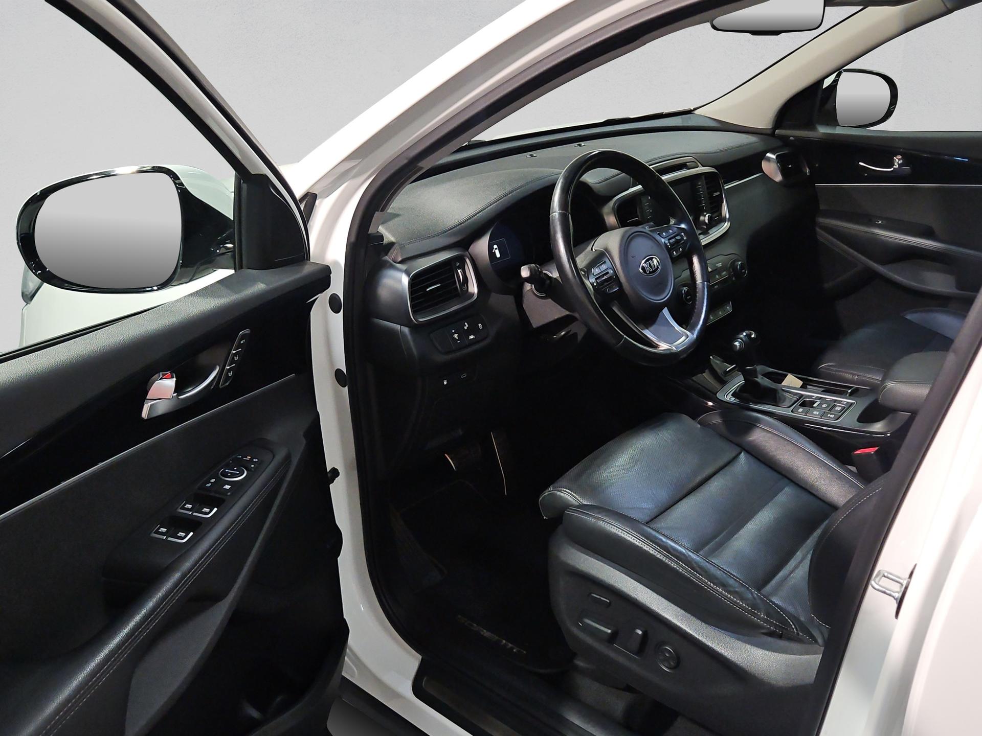 KIA Sorento 2.2 CRDI Style 7P. Automatic-image-25