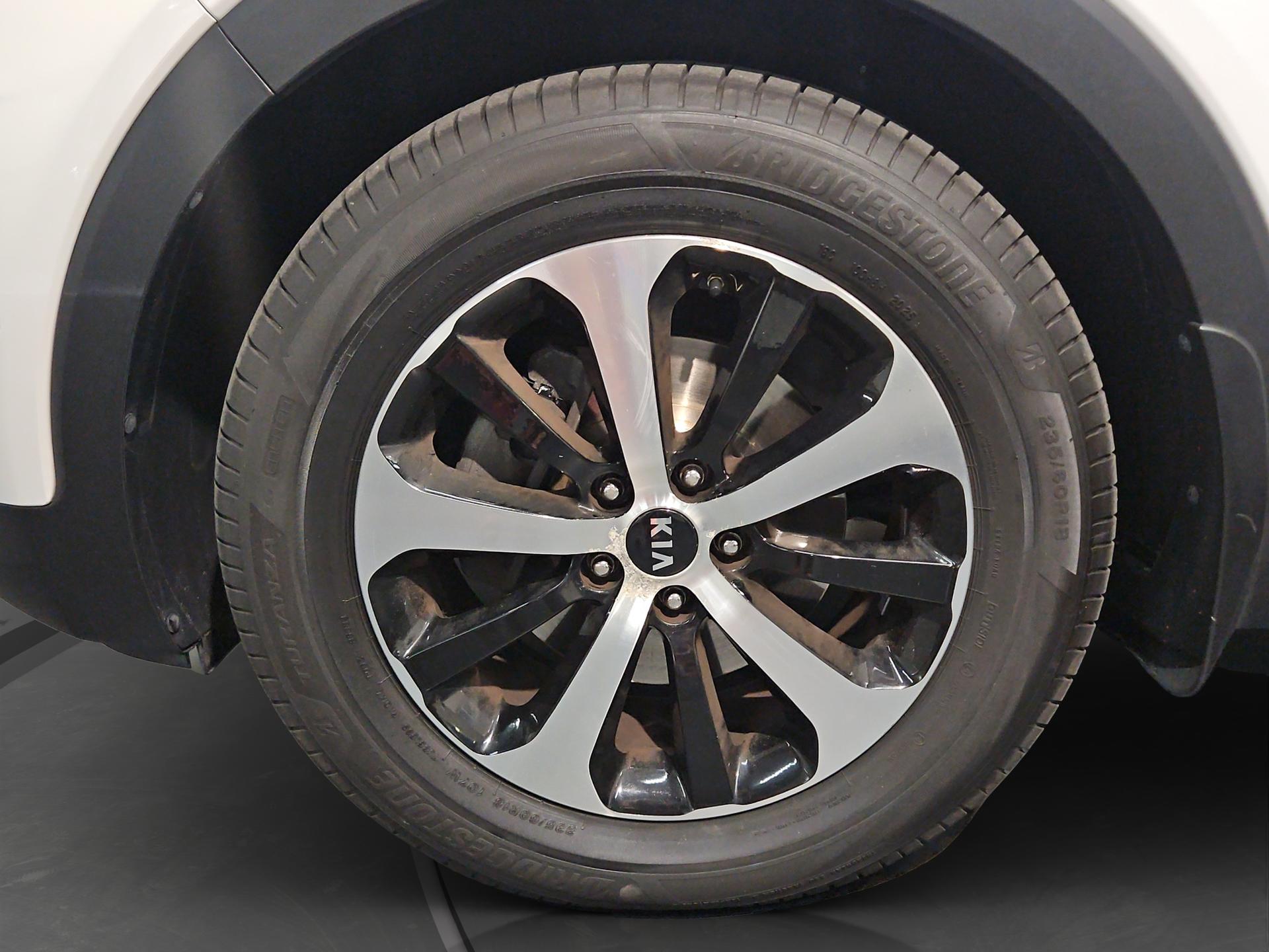 KIA Sorento 2.2 CRDI Style 7P. Automatic-image-27
