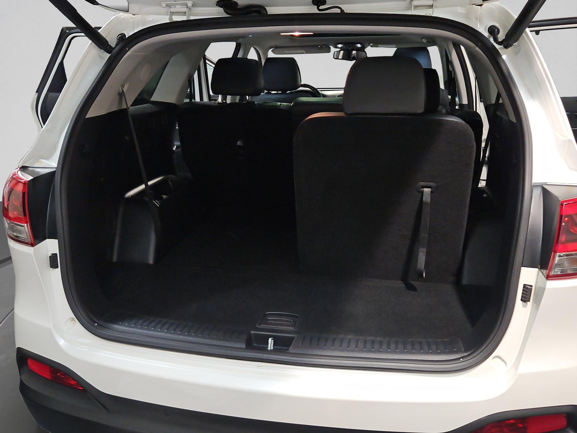 KIA Sorento 2.2 CRDI Style 7P. Automatic-image-15