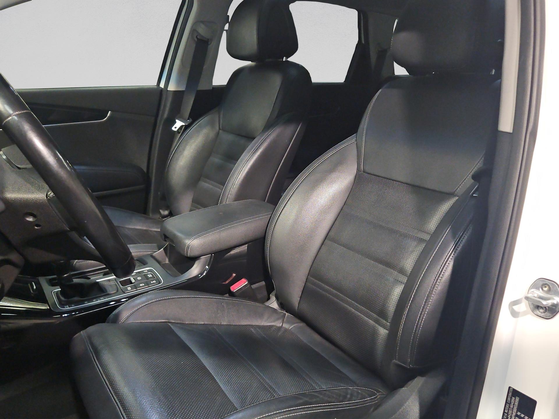 KIA Sorento 2.2 CRDI Style 7P. Automatic-image-8