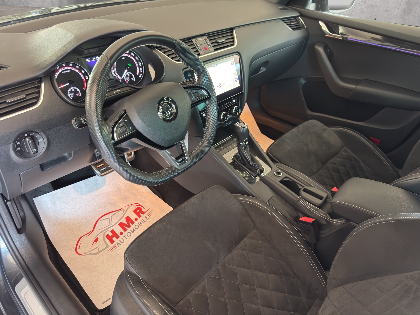 SKODA Octavia Combi 2.0 TDI RS 4x4 DSG-image-8