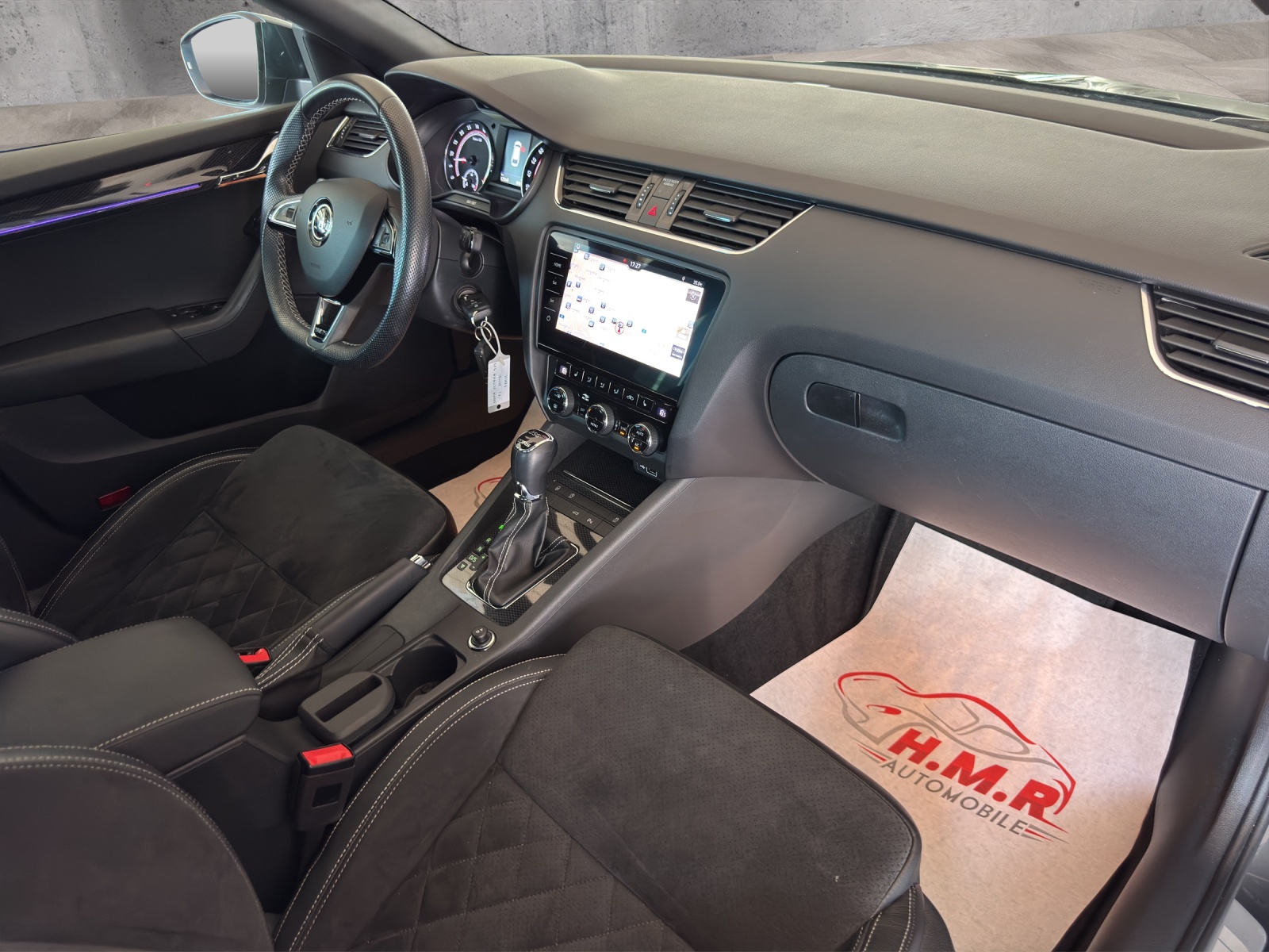 SKODA Octavia Combi 2.0 TDI RS 4x4 DSG-image-10