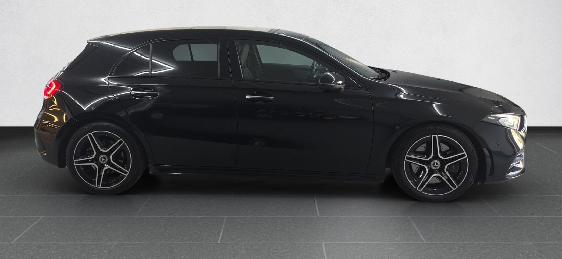 MERCEDES-BENZ A 250 4Matic AMG Line 4Matic 7G-DCT-image-1