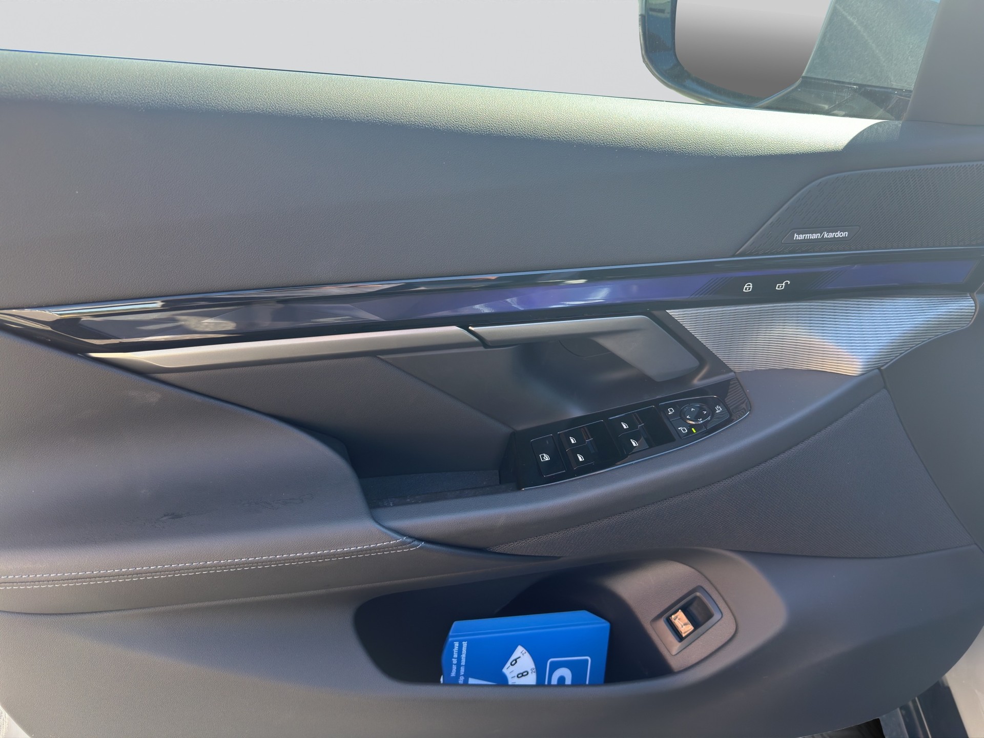 BMW 520d M Sport Pro 48V Touring Steptronic sDrive-image-9