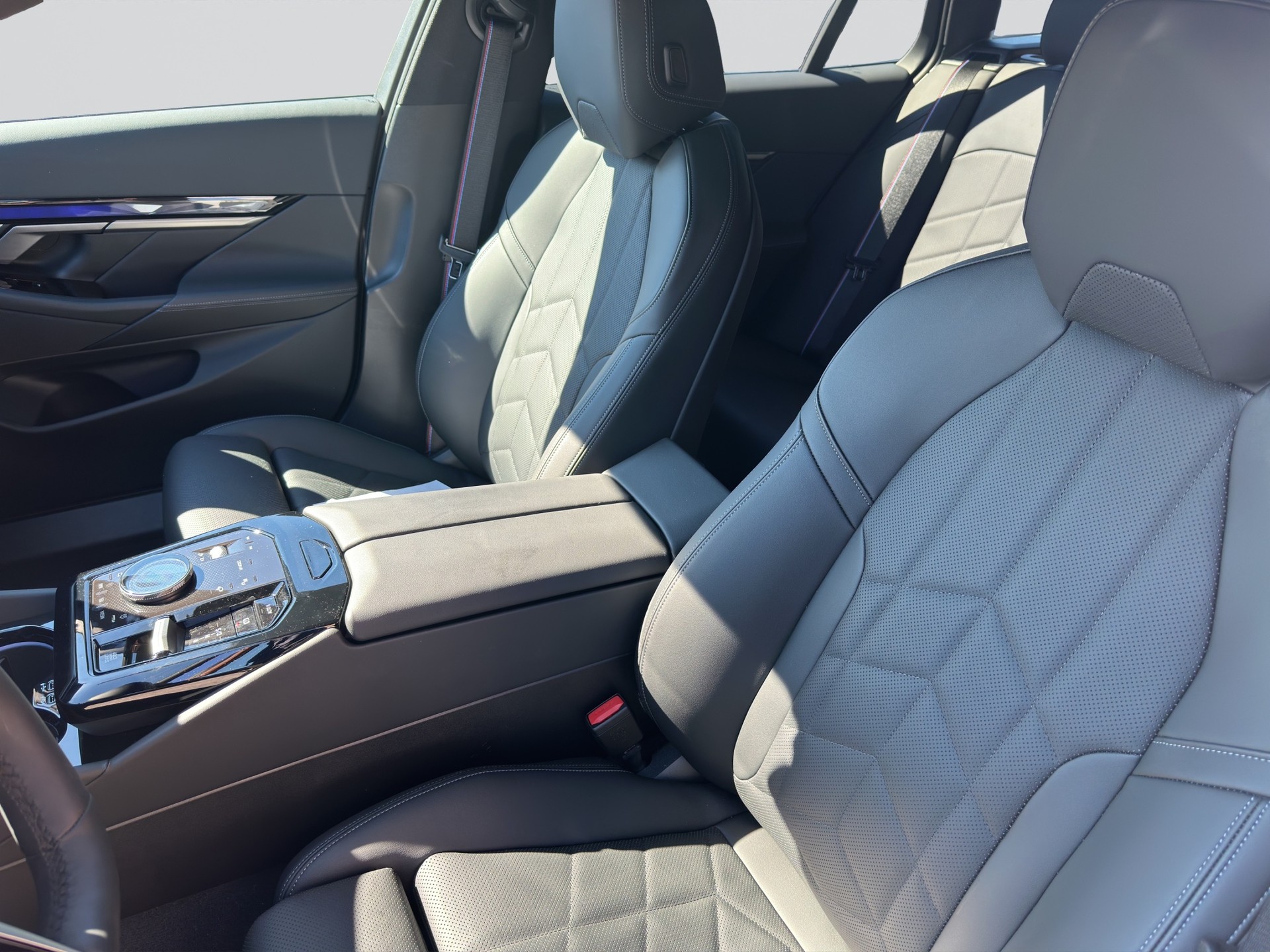 BMW 520d M Sport Pro 48V Touring Steptronic sDrive-image-6